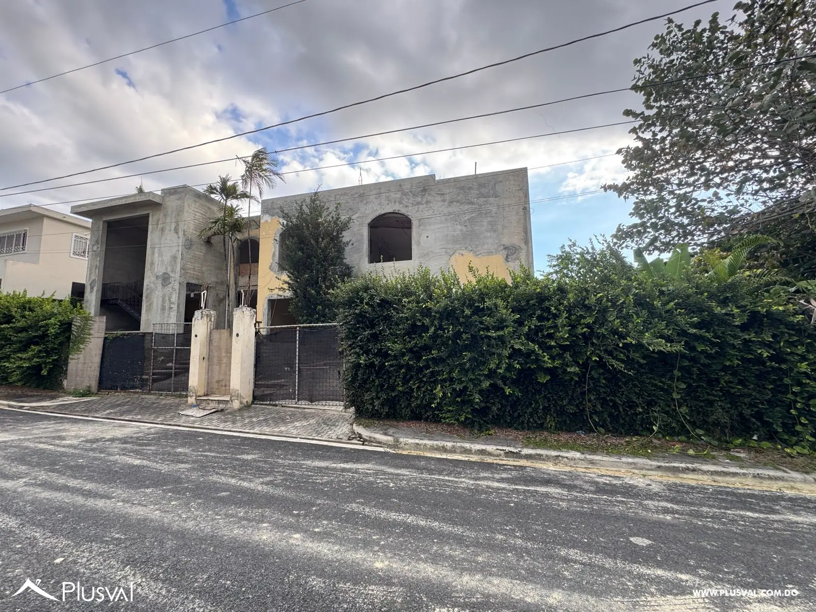 Amplio terreno para desarrollo residencial  en Arroyo Hondo Viejo. 498675