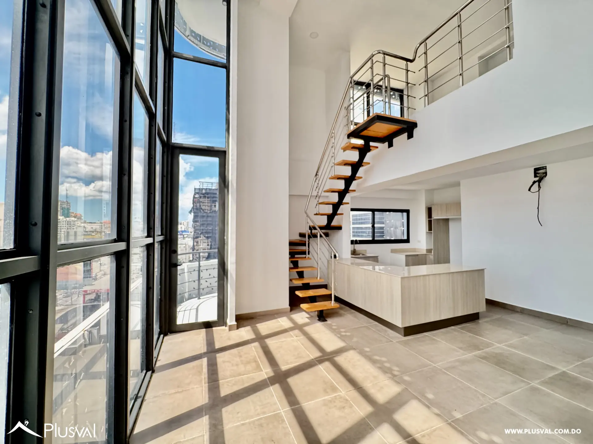 Alquilo Excelente Apartamento tipo Loft en Zona Privilegiada de  Naco 498385