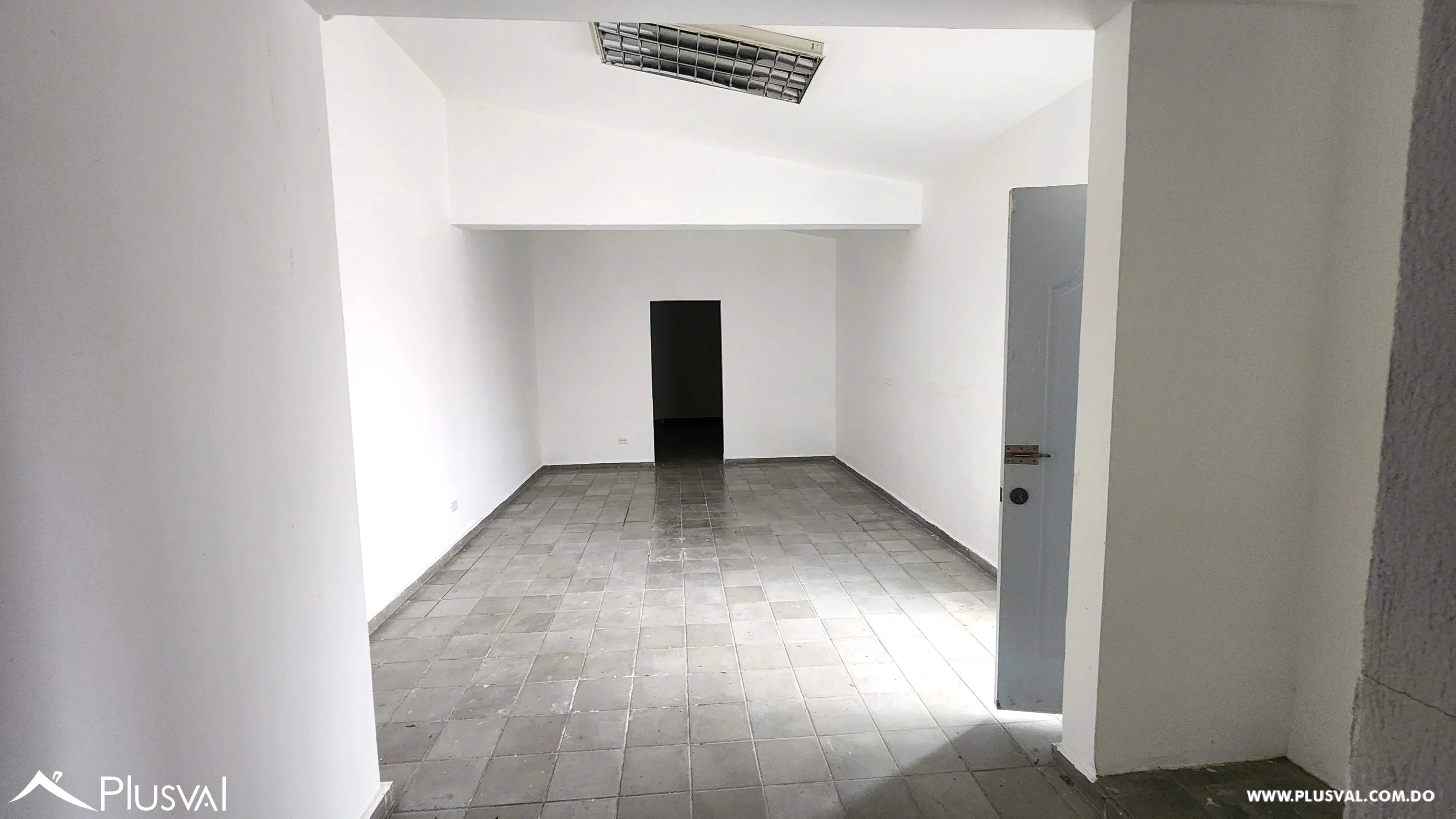 Se alquila casa para fines comerciales. 502704