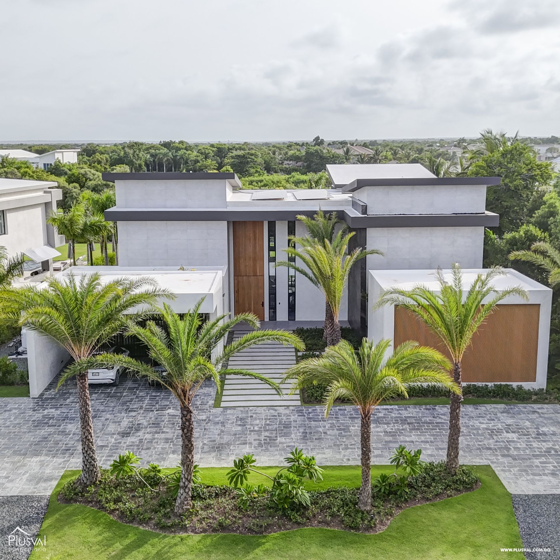Modern Luxury Villa in Hacienda on sale, Punta Cana Resort. 370628