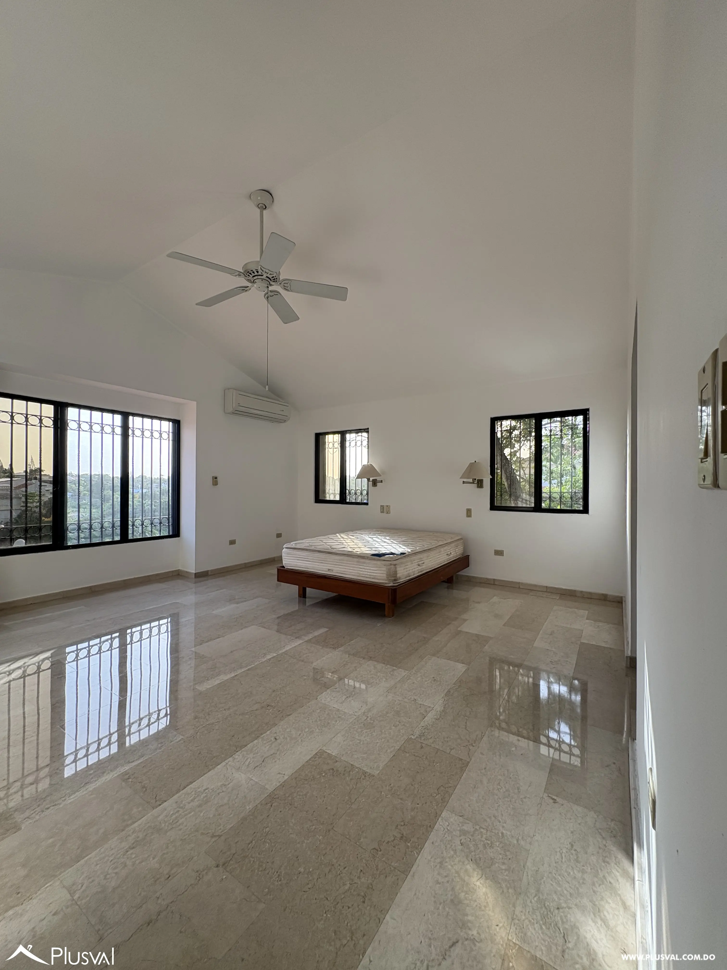 Casa en venta en Altos de Arroyo Hondo III con piscina y hermosa vista. 467022
