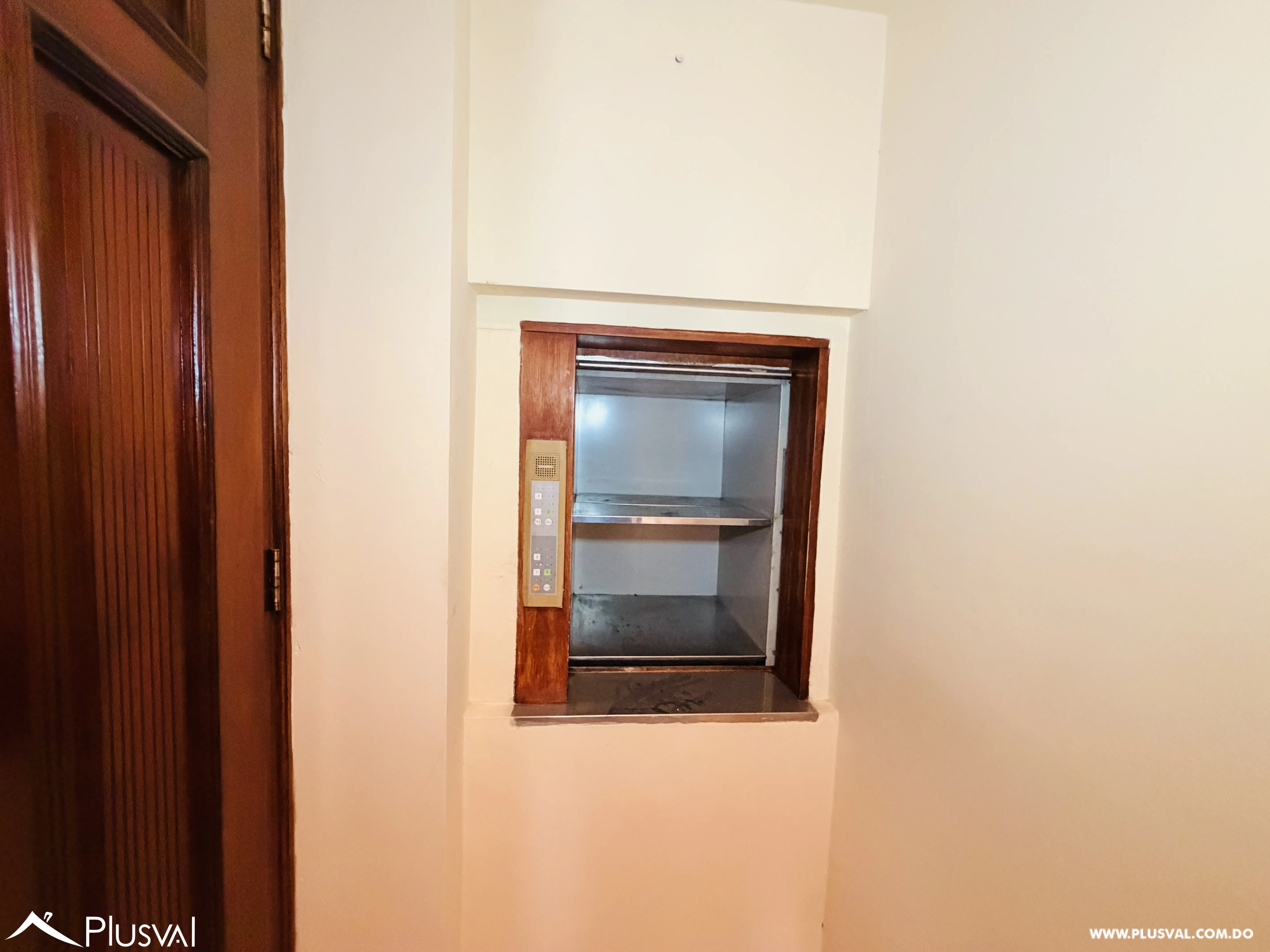 Apartamento penthouse de 3 niveles en La Esperilla en venta 490073