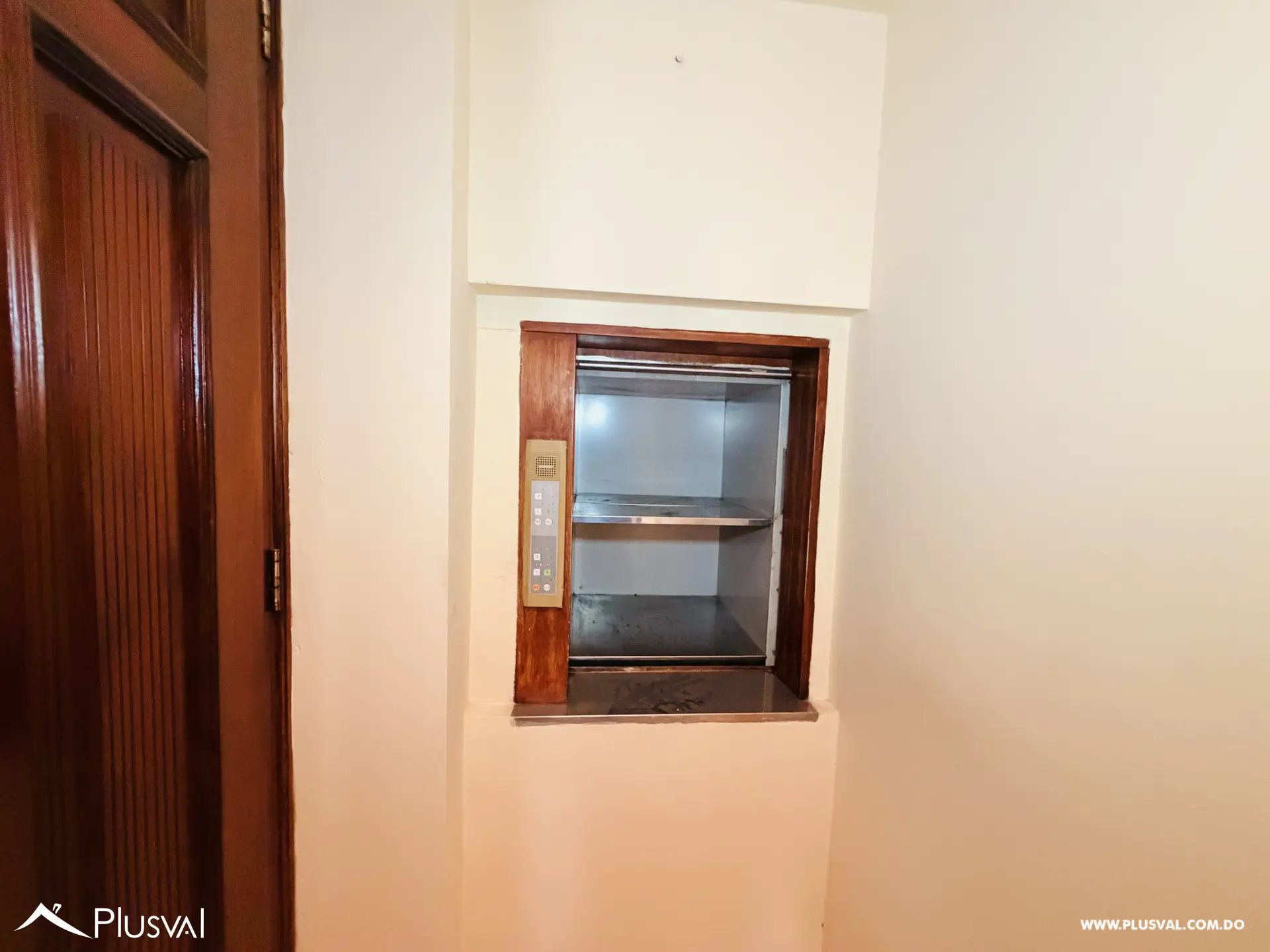 Apartamento penthouse de 3 niveles en La Esperilla en venta 490073