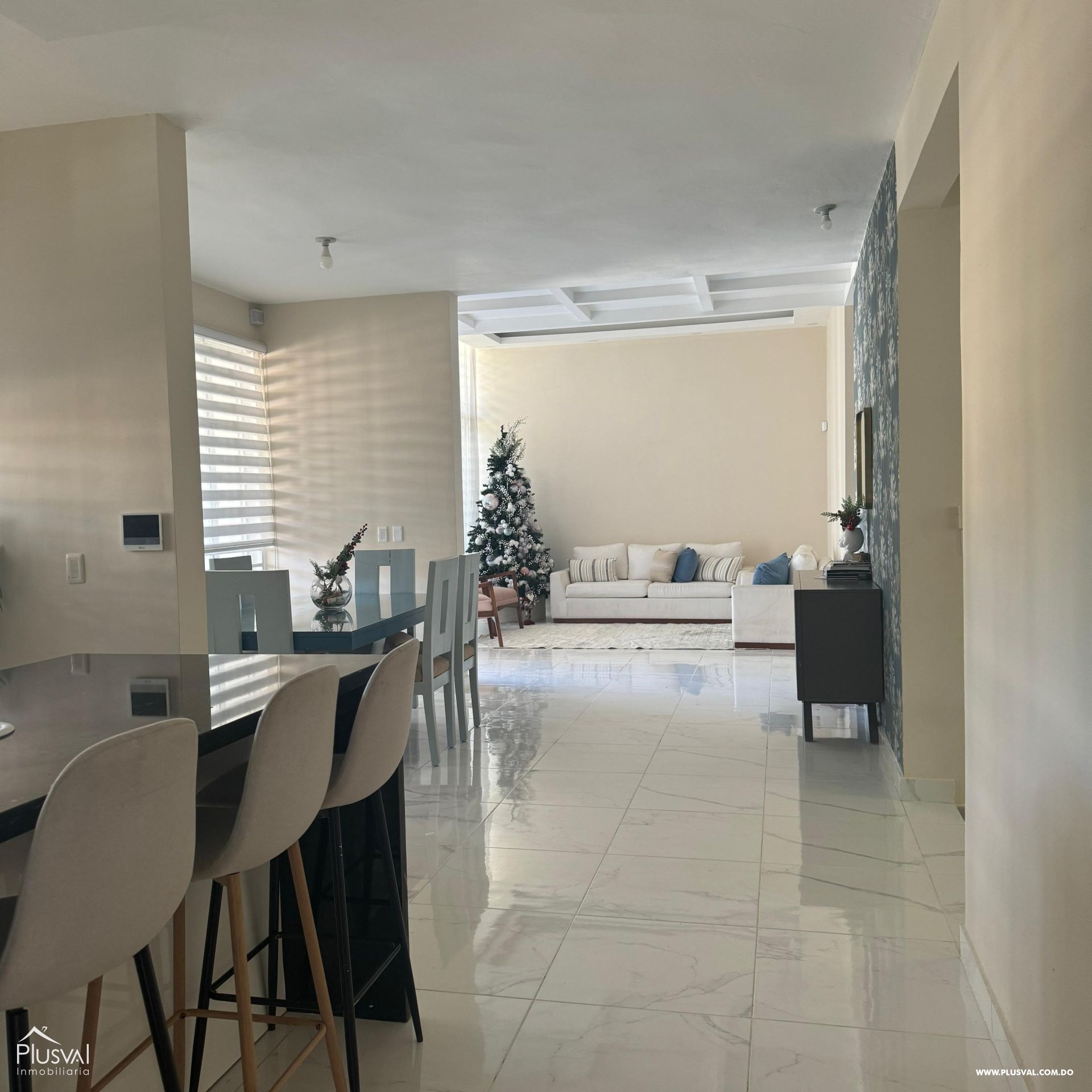Casa con amplios espacios y moderno diseño en La Vega. 397668