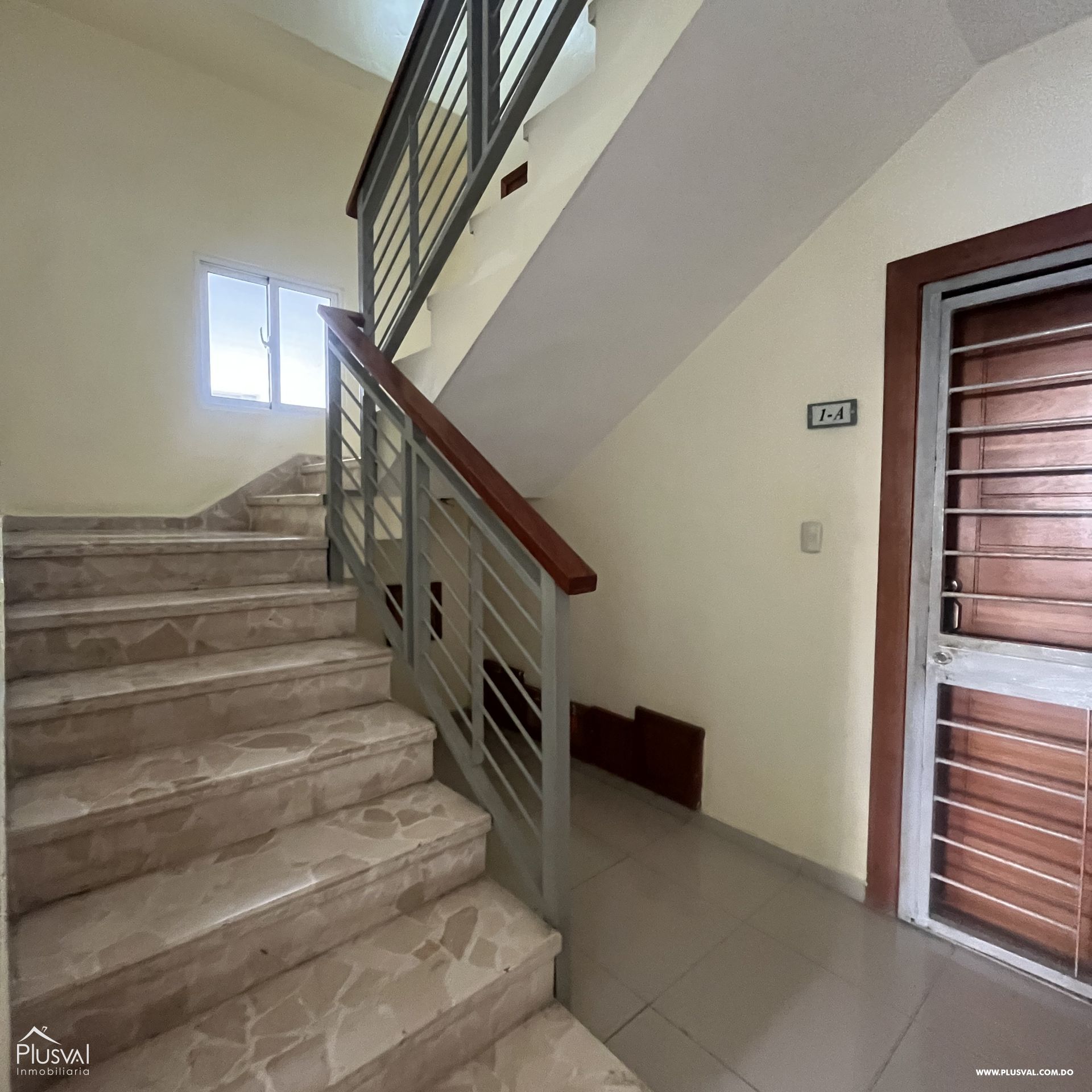 Apartamento clásico en alquiler amueblado en 2da con amplia terraza 388804