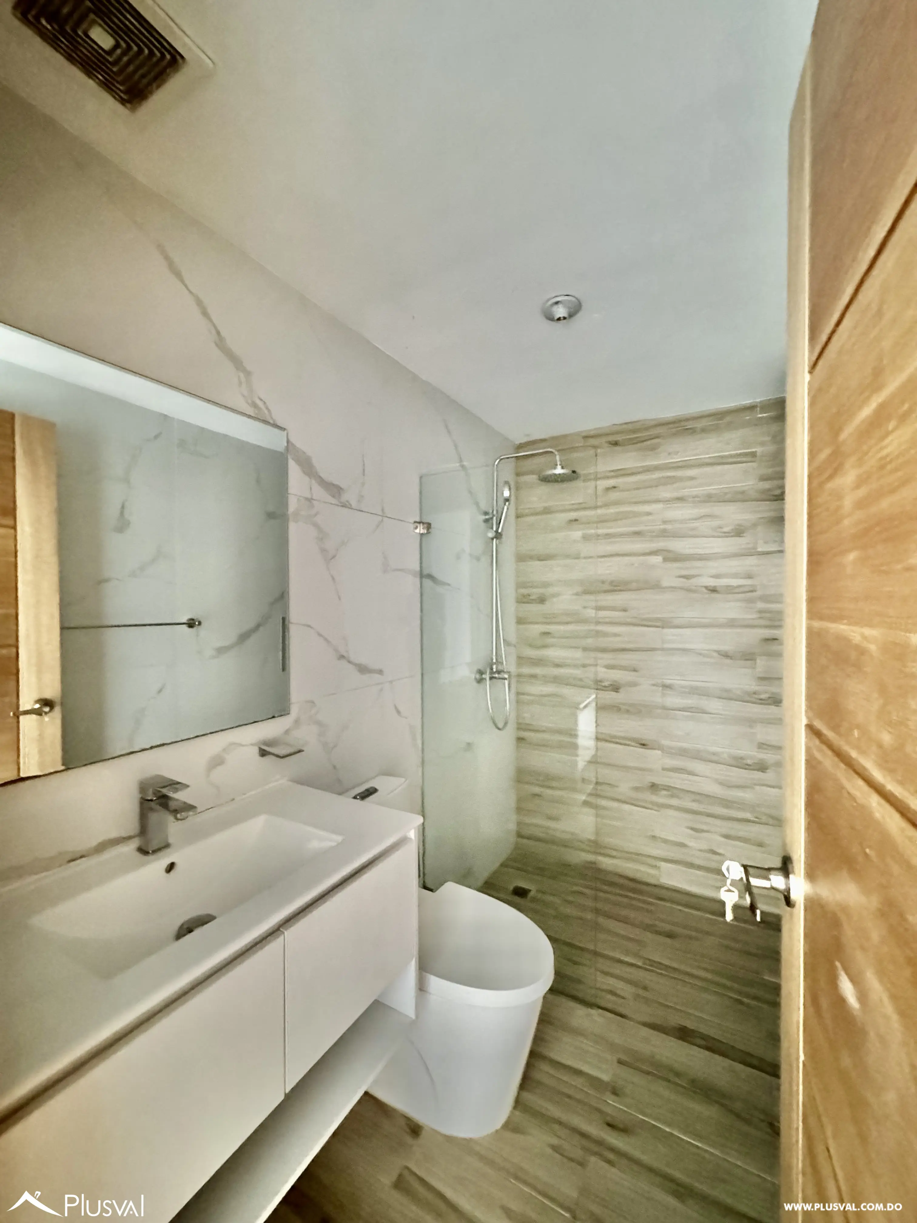 Alquilo Apto Vacio en una de las Mejores Zonas de Piantini 485931