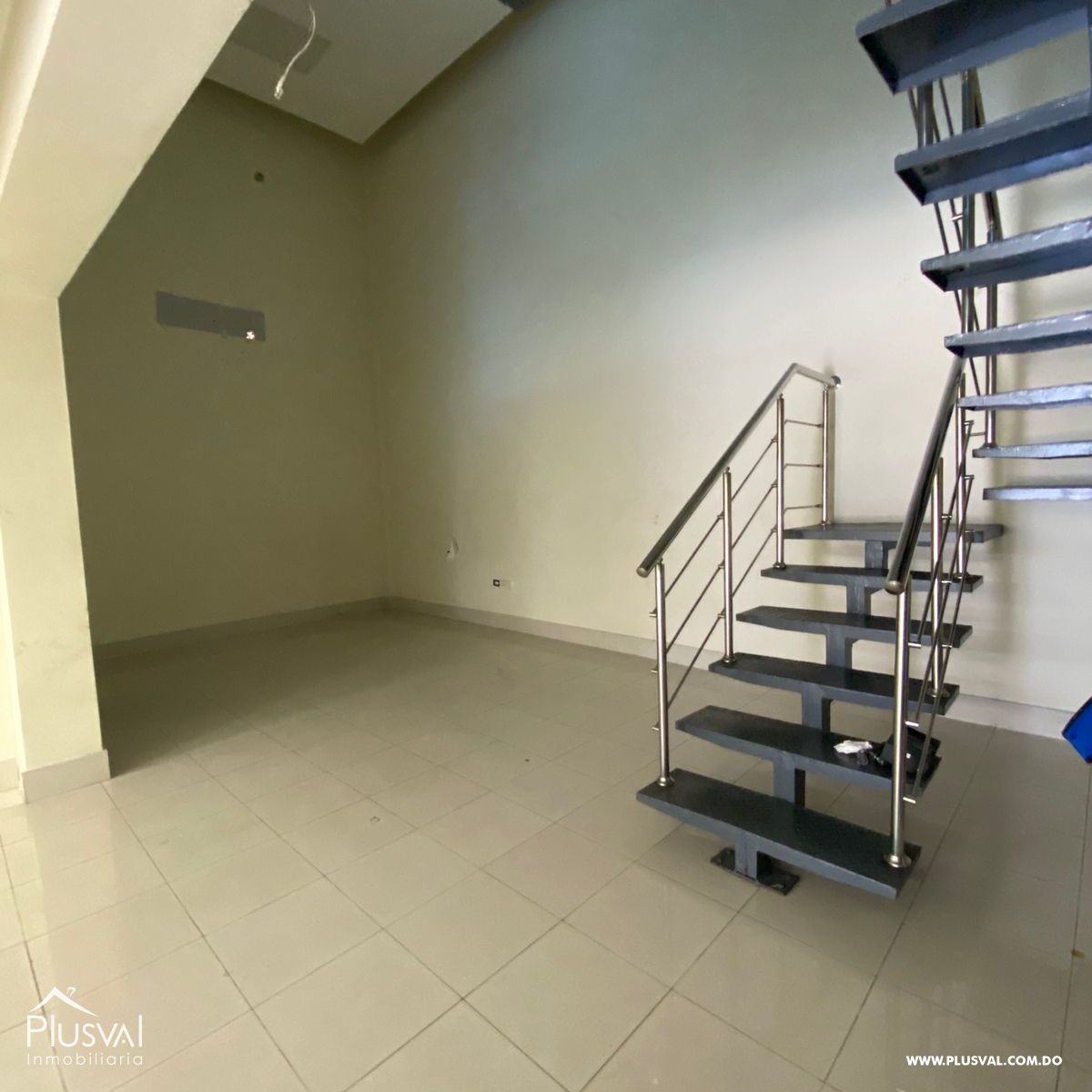 Alquilo moderno edificio de oficinas en Avenida 27 de Febrero 272593