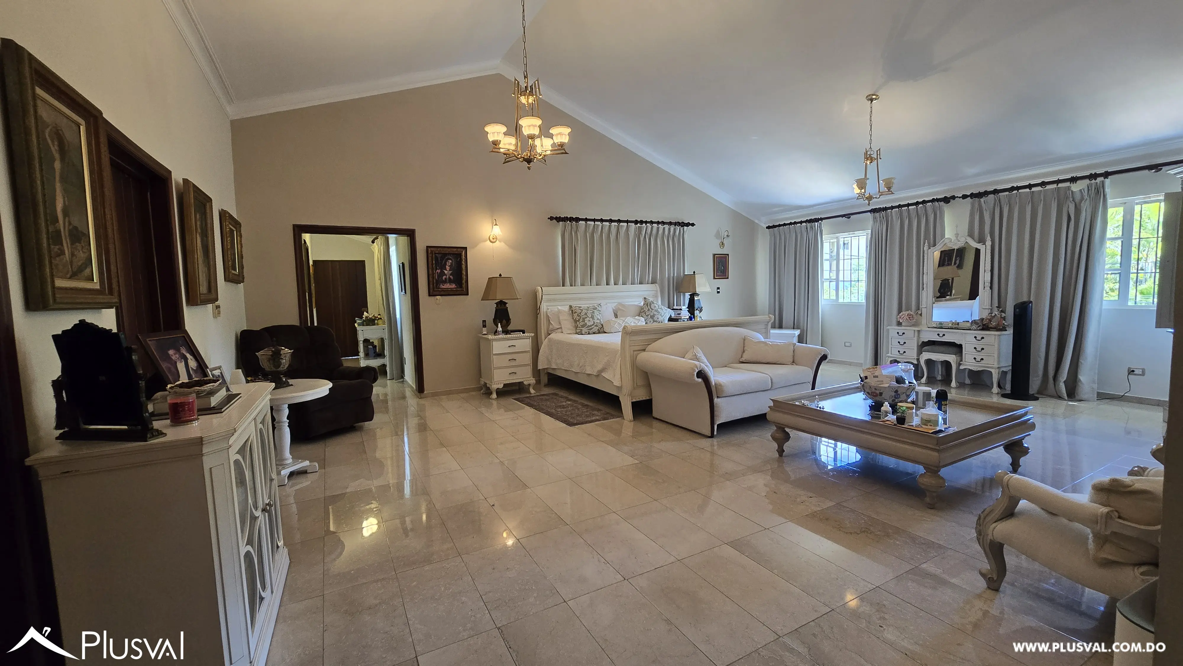 Un Hogar para Crear Recuerdos Inolvidables, Casa en Venta en Cuesta Hermosa I. 479576