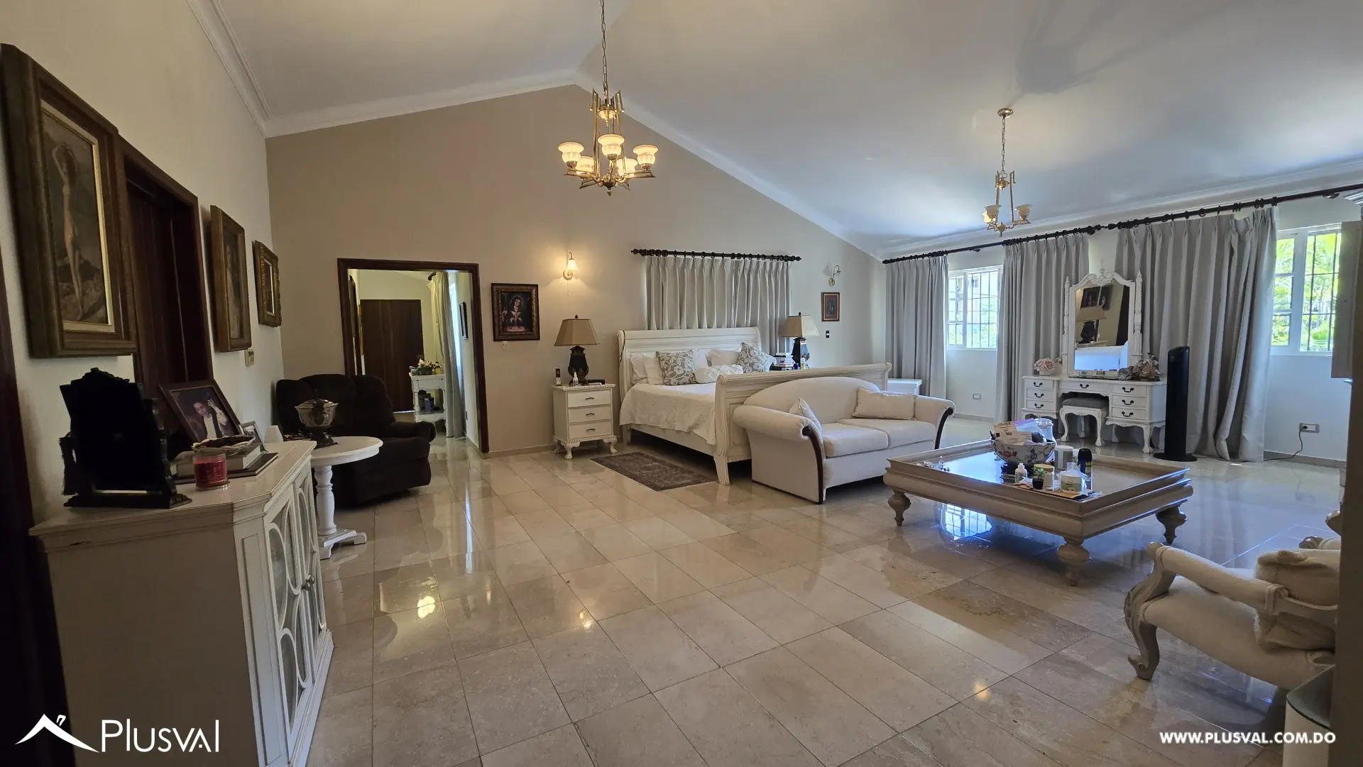 Un Hogar para Crear Recuerdos Inolvidables, Casa en Venta en Cuesta Hermosa I. 479576