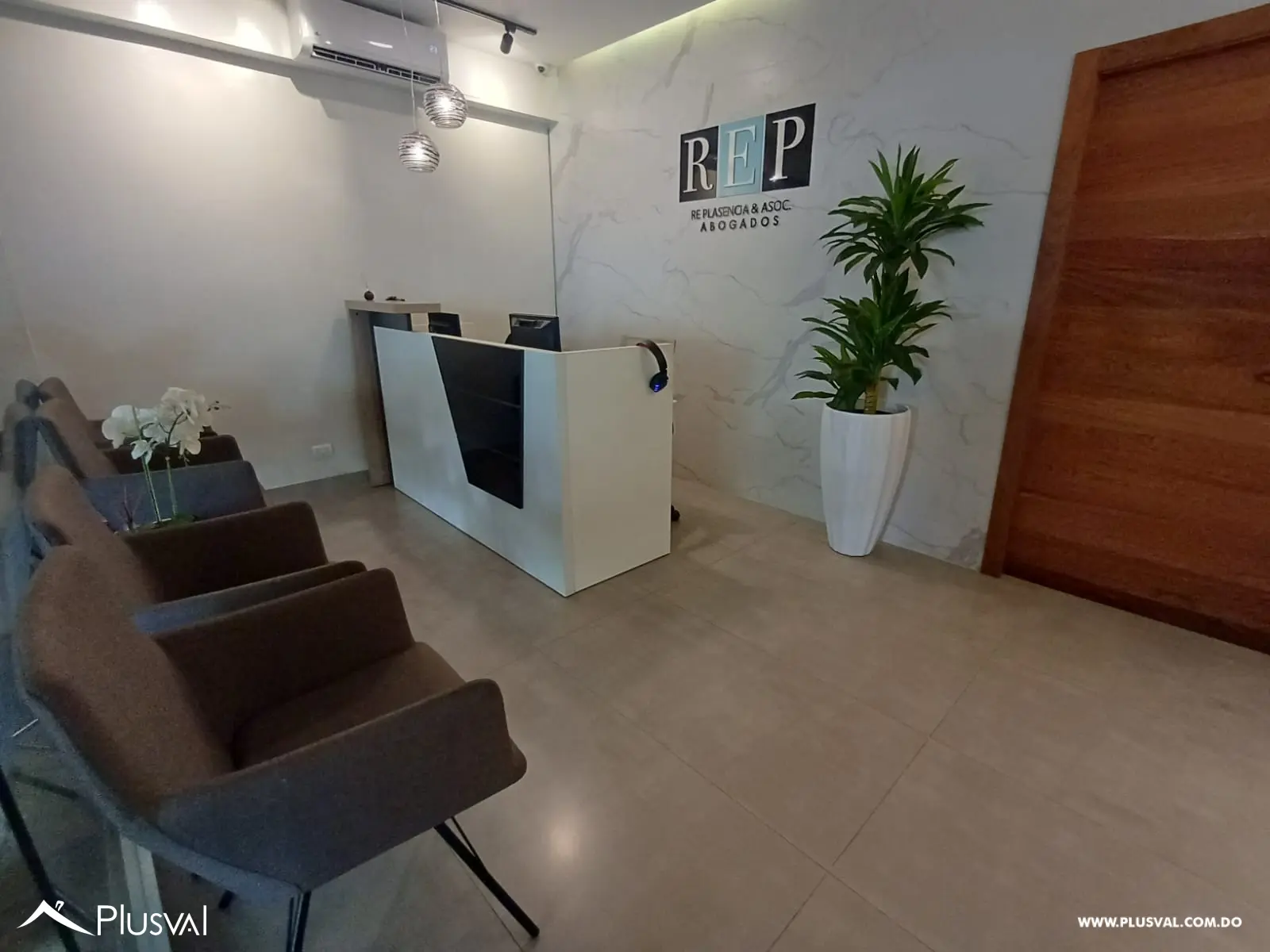 Se alquila Local Comercial en la Winston Churchill 501753