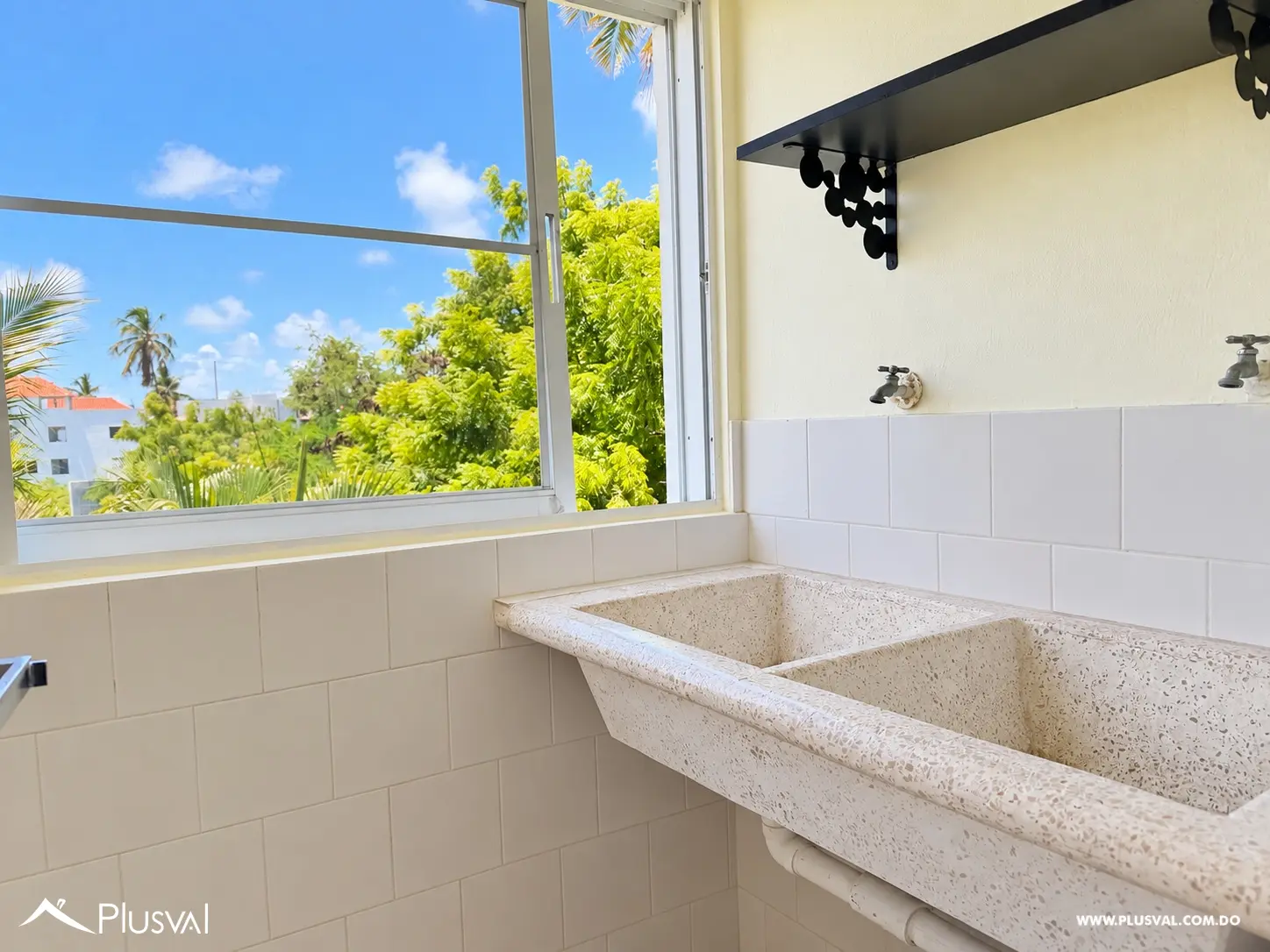 Apartamento con terraza privada 525071