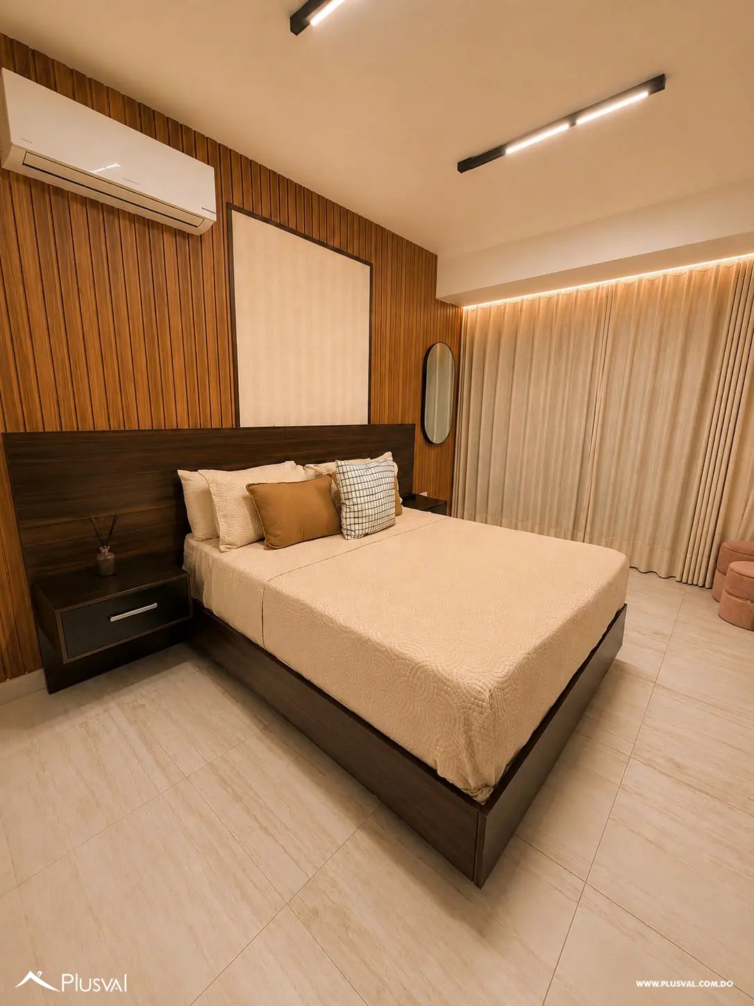 Elegante apartamento amueblado en venta, ubicado en Evaristo Morales. 530226