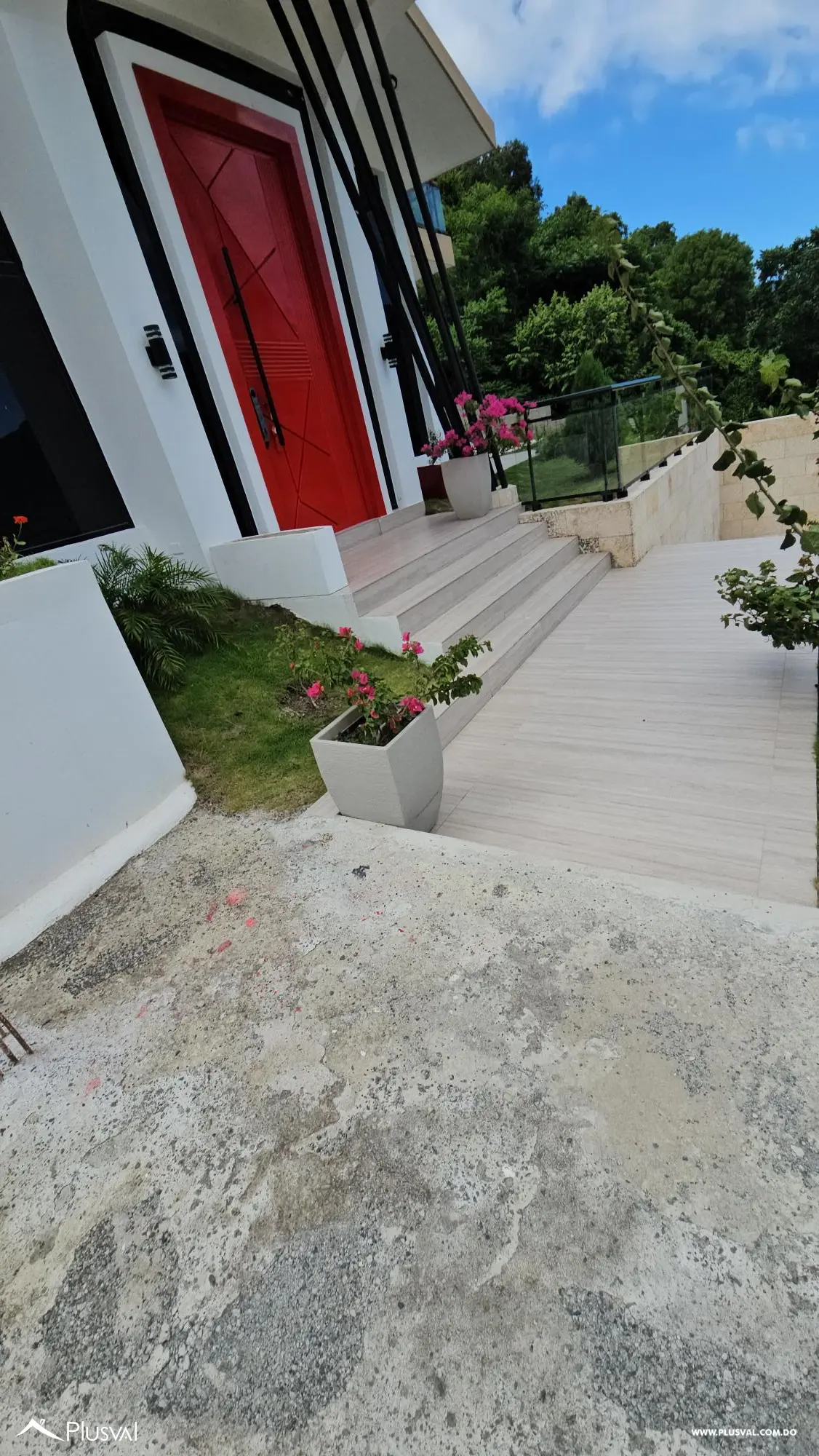 Casa de dos niveles amueblada con piscina en venta 508384