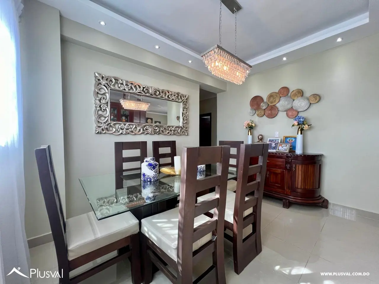 Apartamento en Venta en Ensanche Ozama con Cocina Remodelada y Amplio Balcón 479334