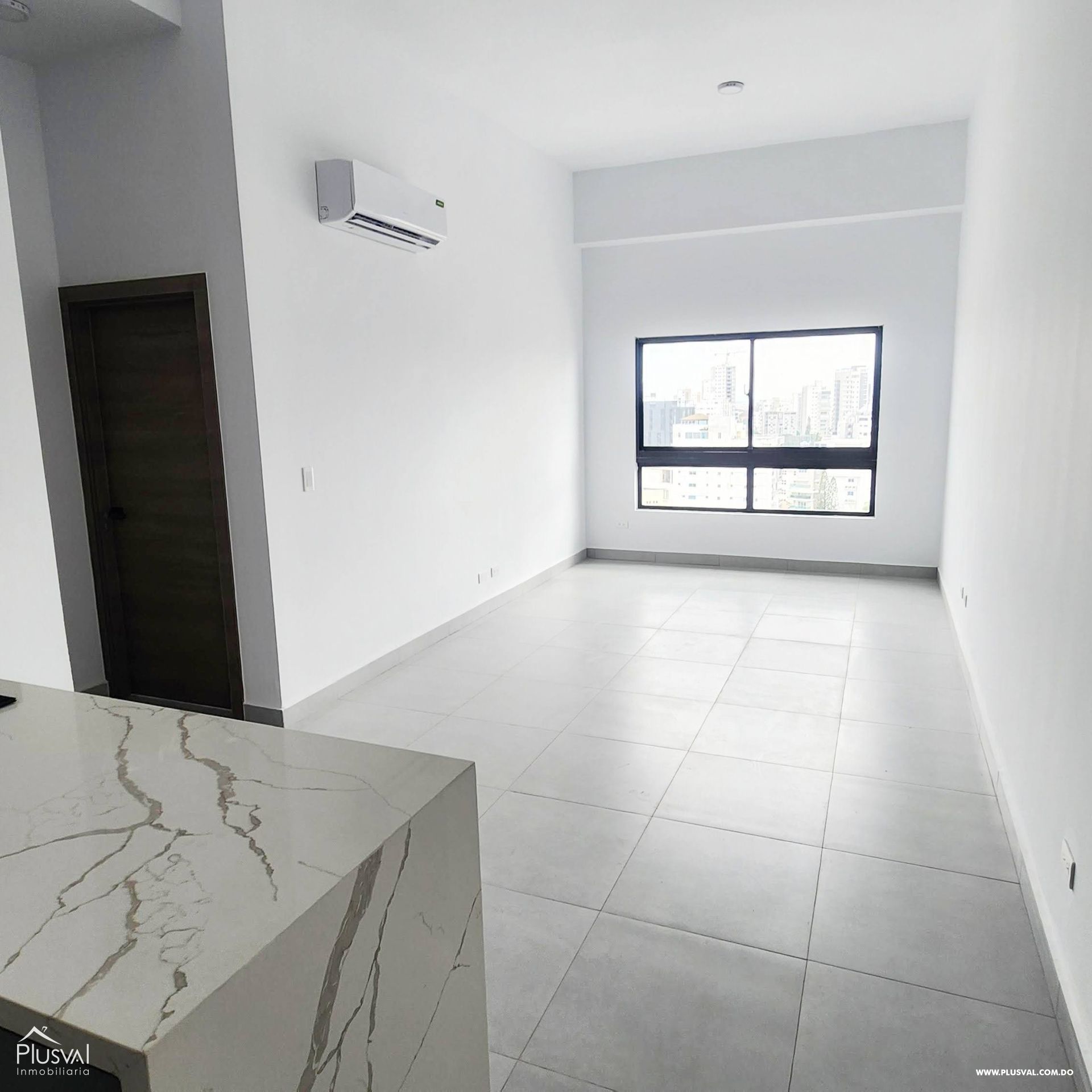 Apartamento piso alto con LB completa 383104