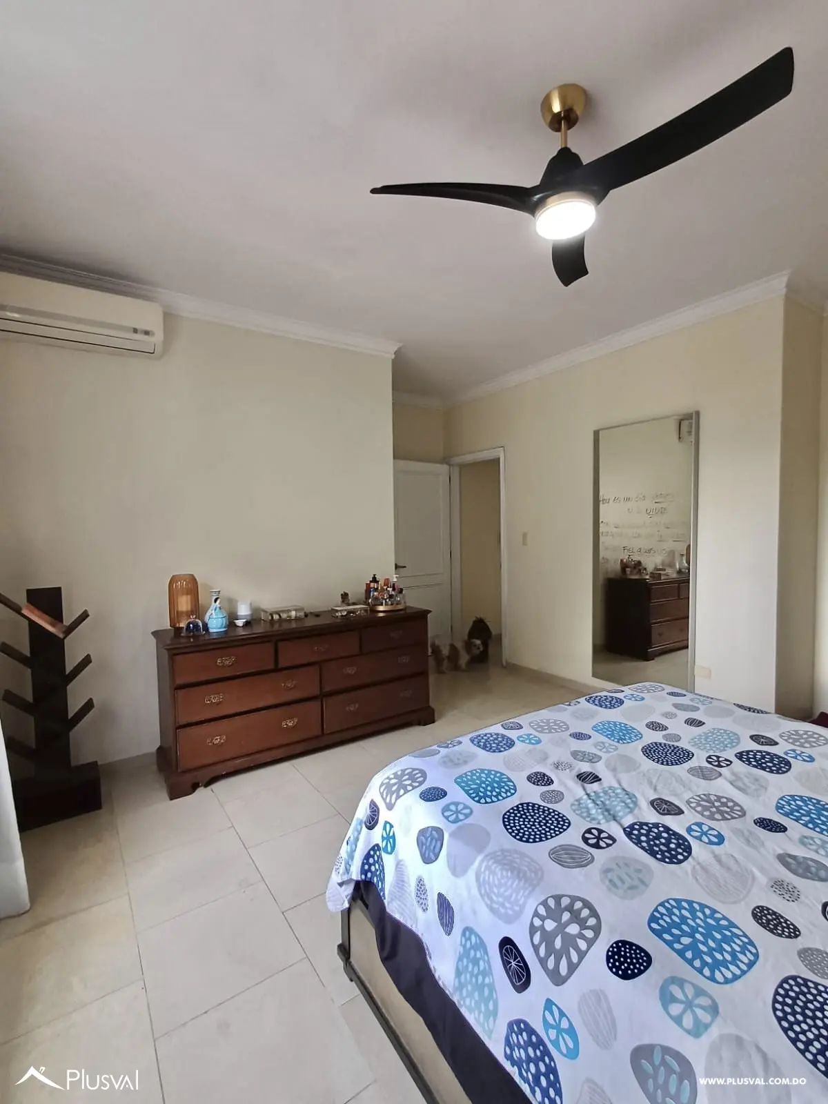 Apartamento en venta en Evaristo Morales, 3 habitaciones y 2 parqueos 534896