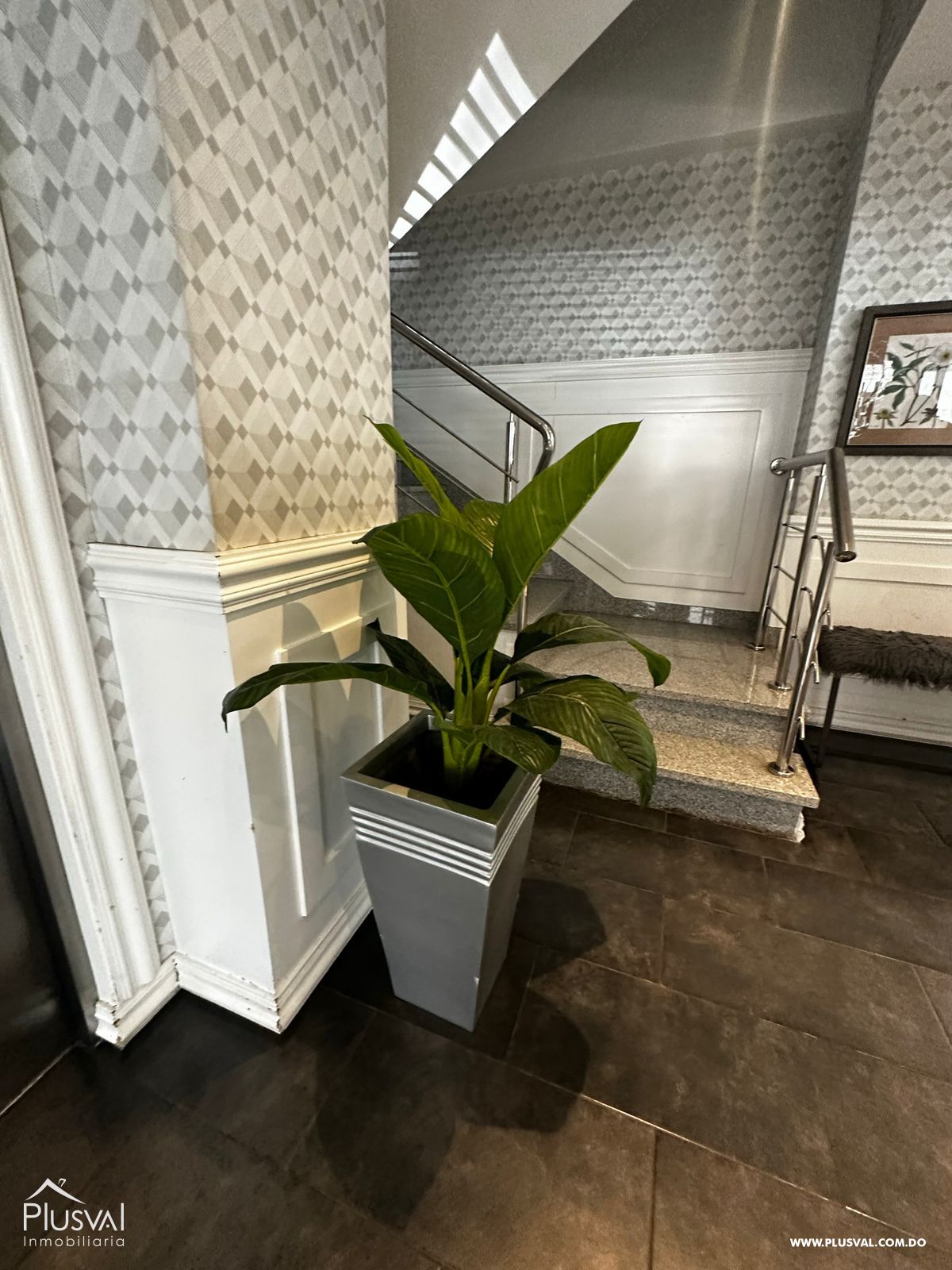 Residencia de lujo en Evaristo Morales. Amplio, privado y estratégicamente ubicado. 319257