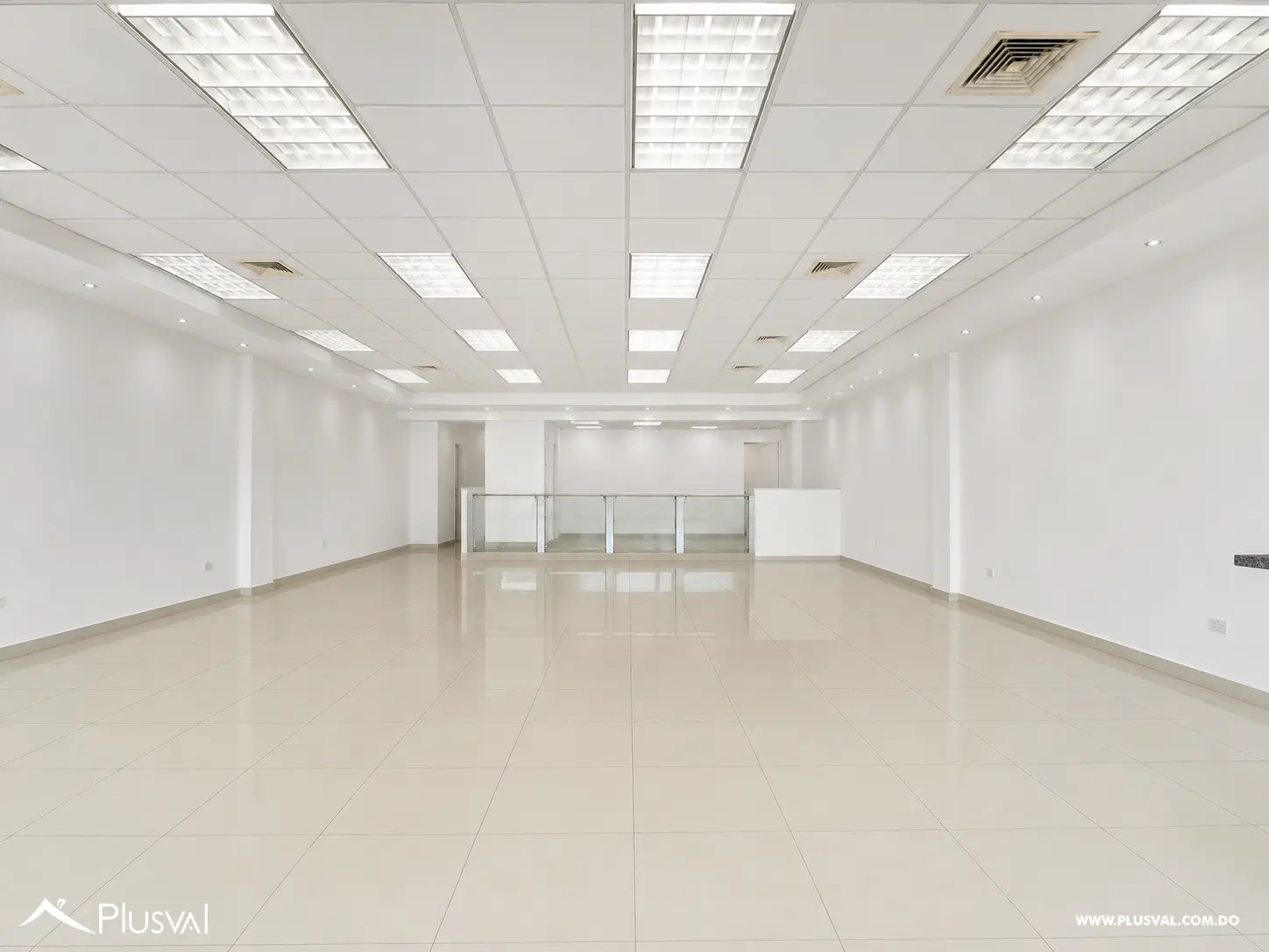 Alquilo Maravilloso Local Comercial en 1er Nivel en Naco 518742