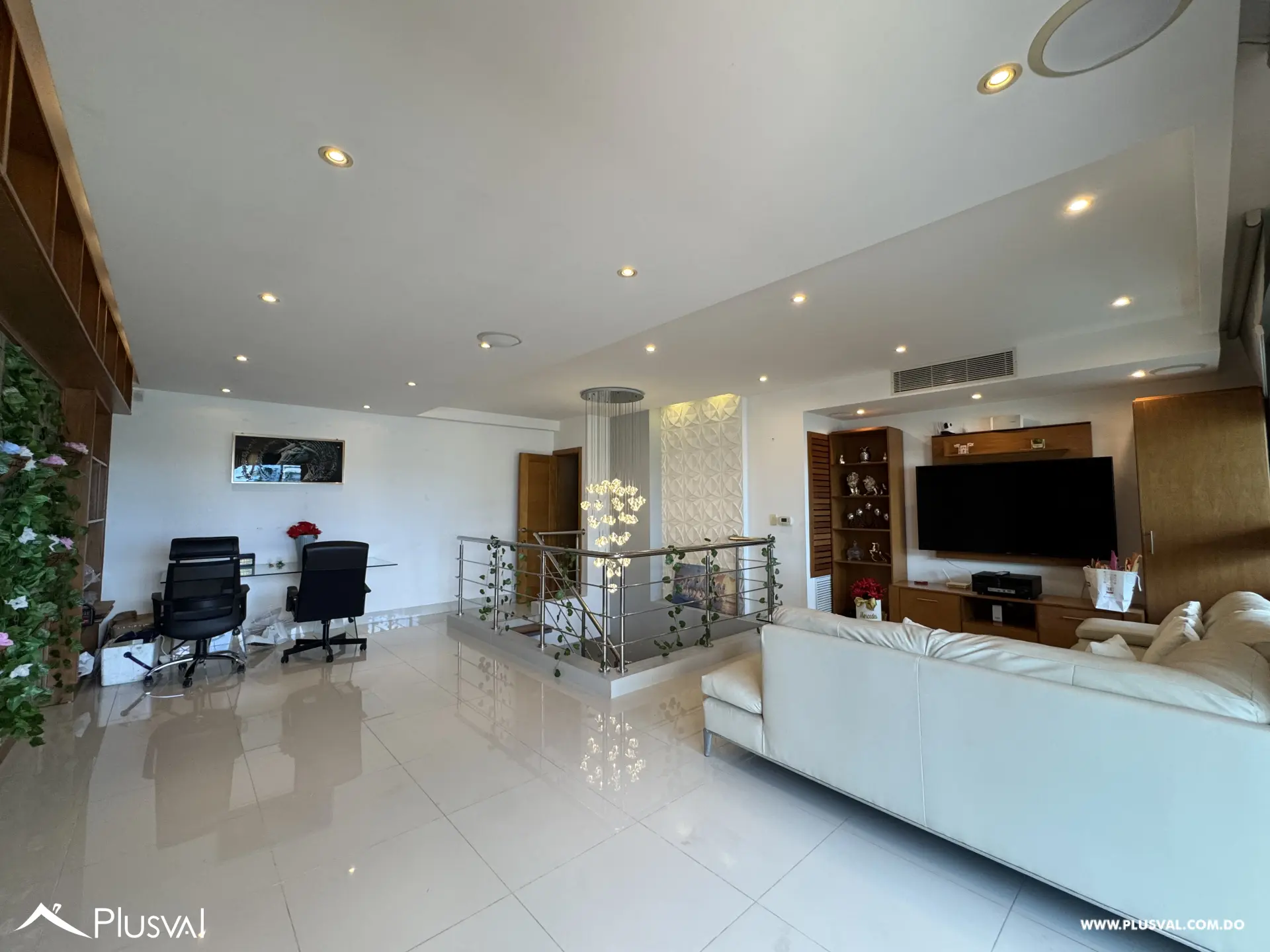 Apartamento amueblado en alquiler en Evaristo Morales | 3 habitaciones, terraza con jacuzzi, 2 parqueos 497268