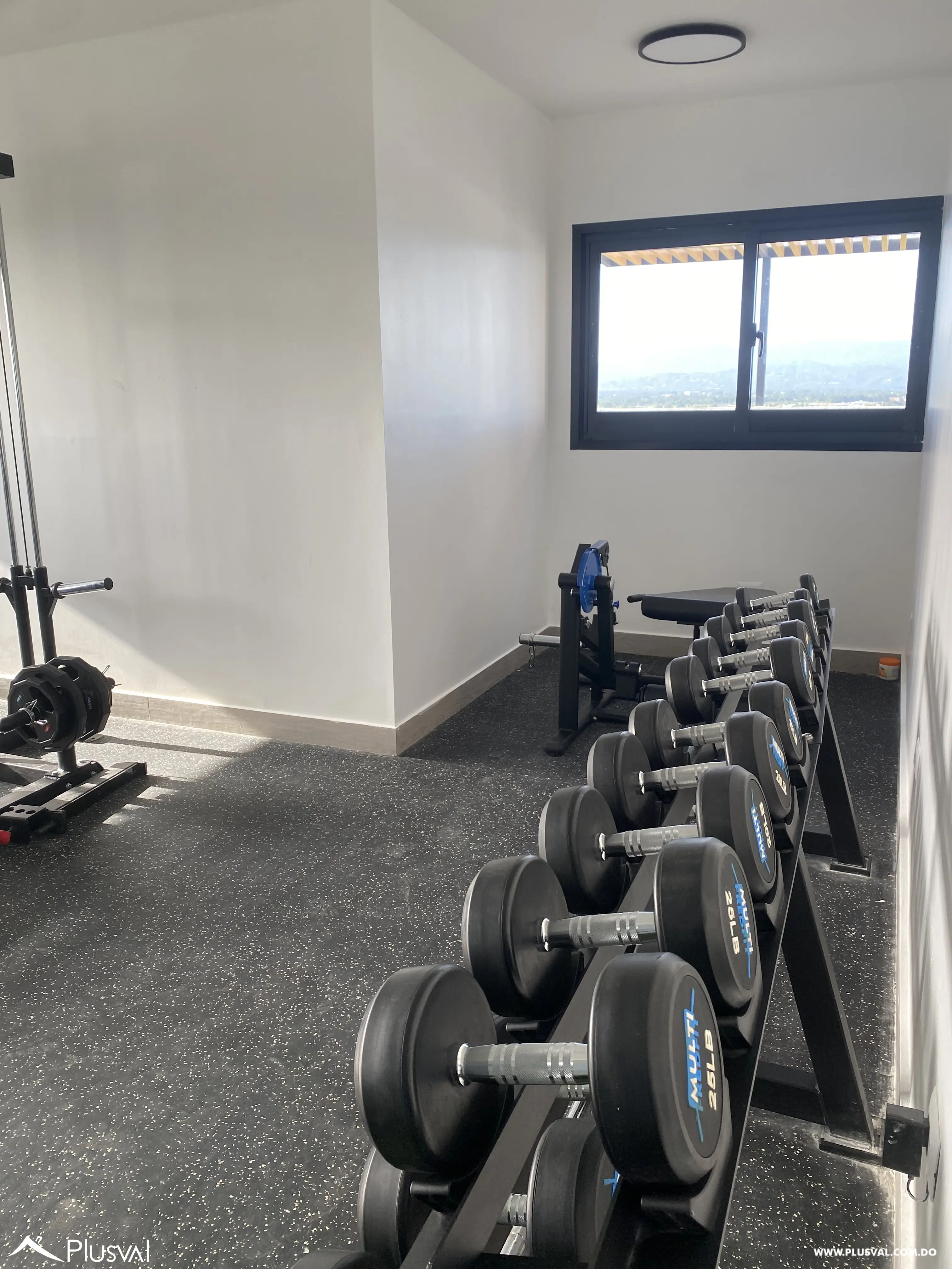 Apartamento en 4to nivel con ascensor, ubicado en una moderna torre próxima al Aeropuerto Internacional del Cibao, ideal para vivir o invertir. 518533