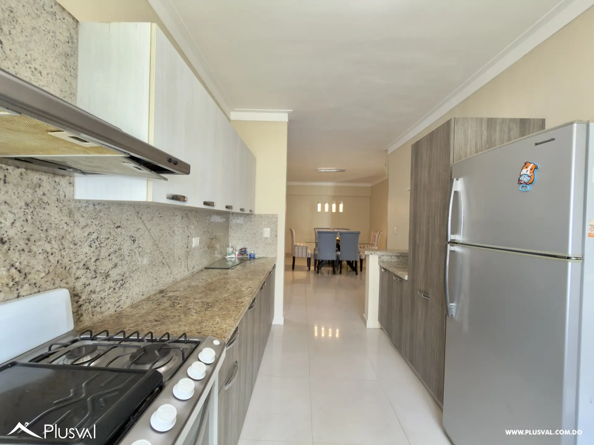 ALQUILER DE AMPLIO APARTAMENTO DE 3 HABITACIONES EN LOS CACICAZGOS CON LINEA BLANCA 523097