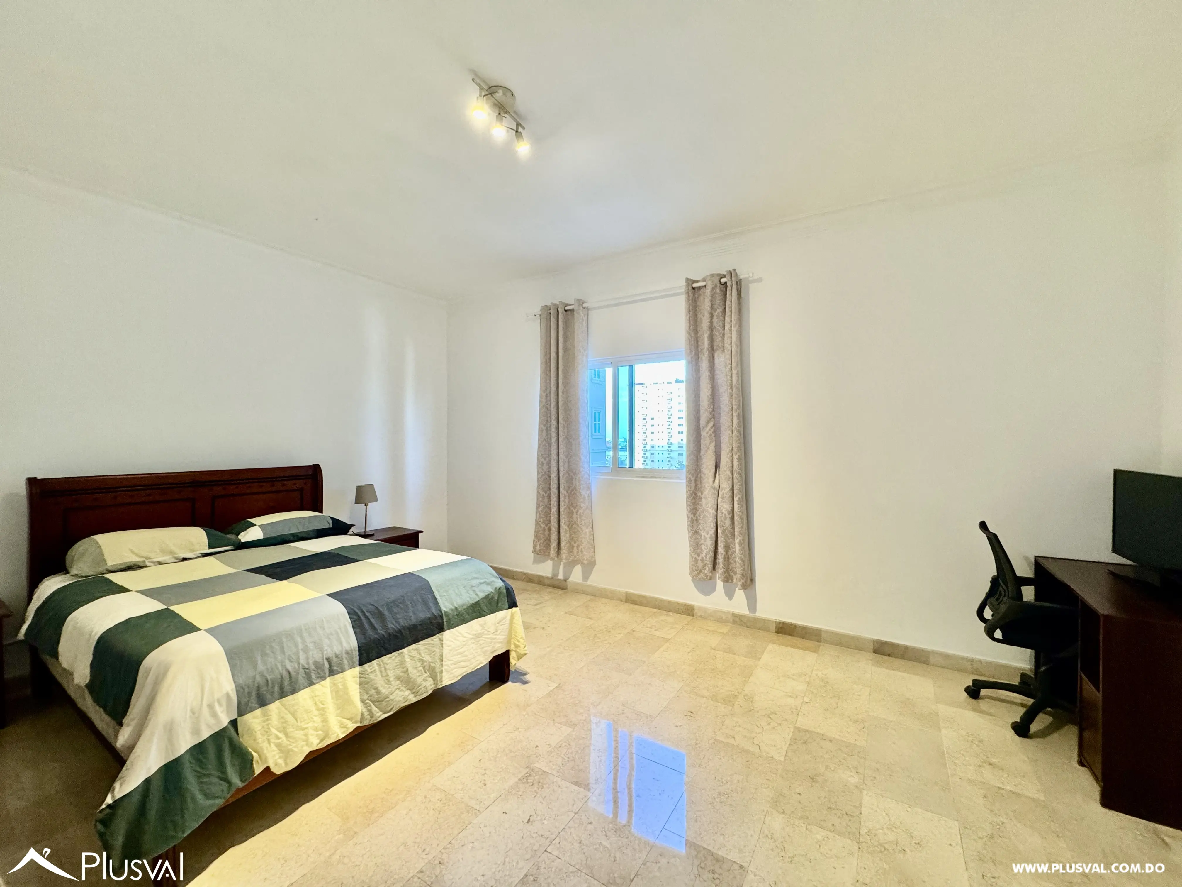 Alquilo Amplio y Maravilloso Apto. en una de las Zonas mas Exclusivas de La Esperilla 490540