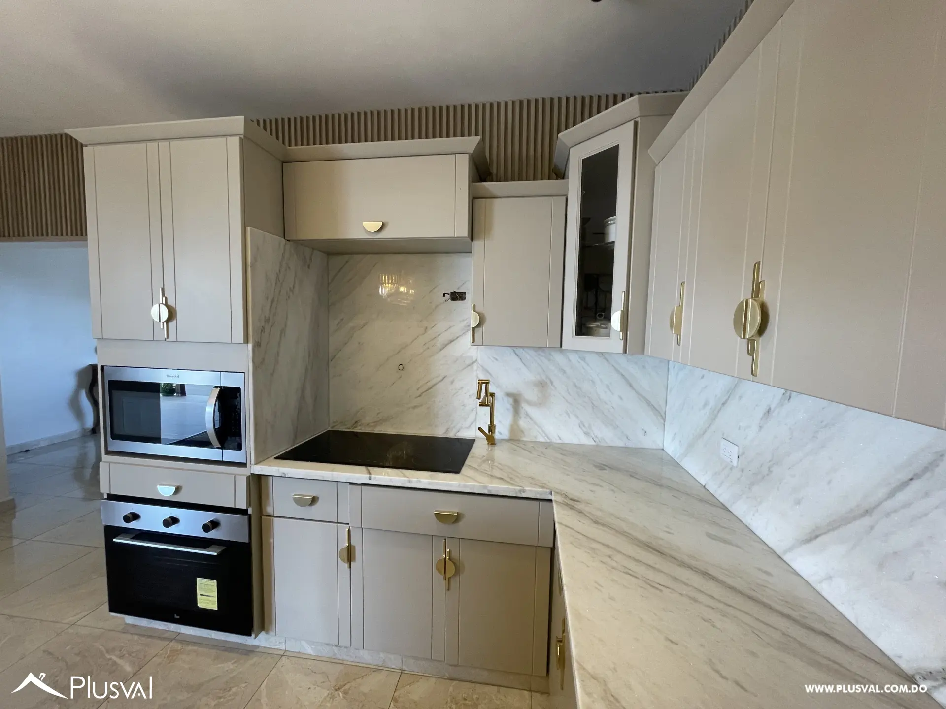 Apartamento en venta 3Hab · Dos Cocinas caliente y fría· 3 Parqueos · SDE 508621