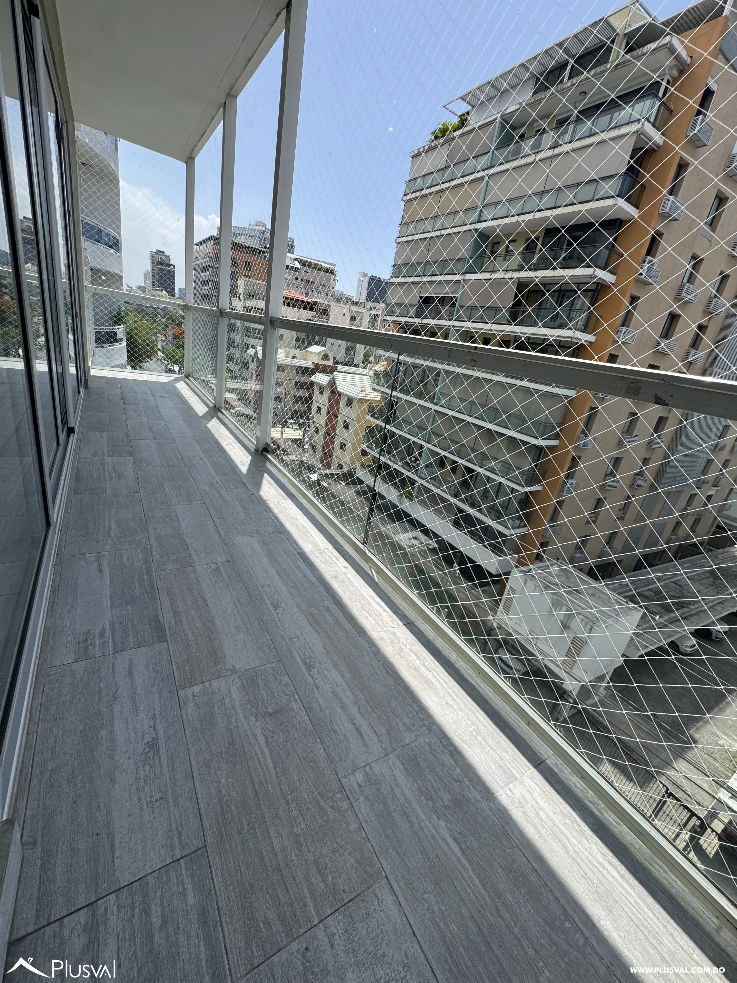 Alquiler apartamento de 3 habitaciones en Evaristo Morales. 518467