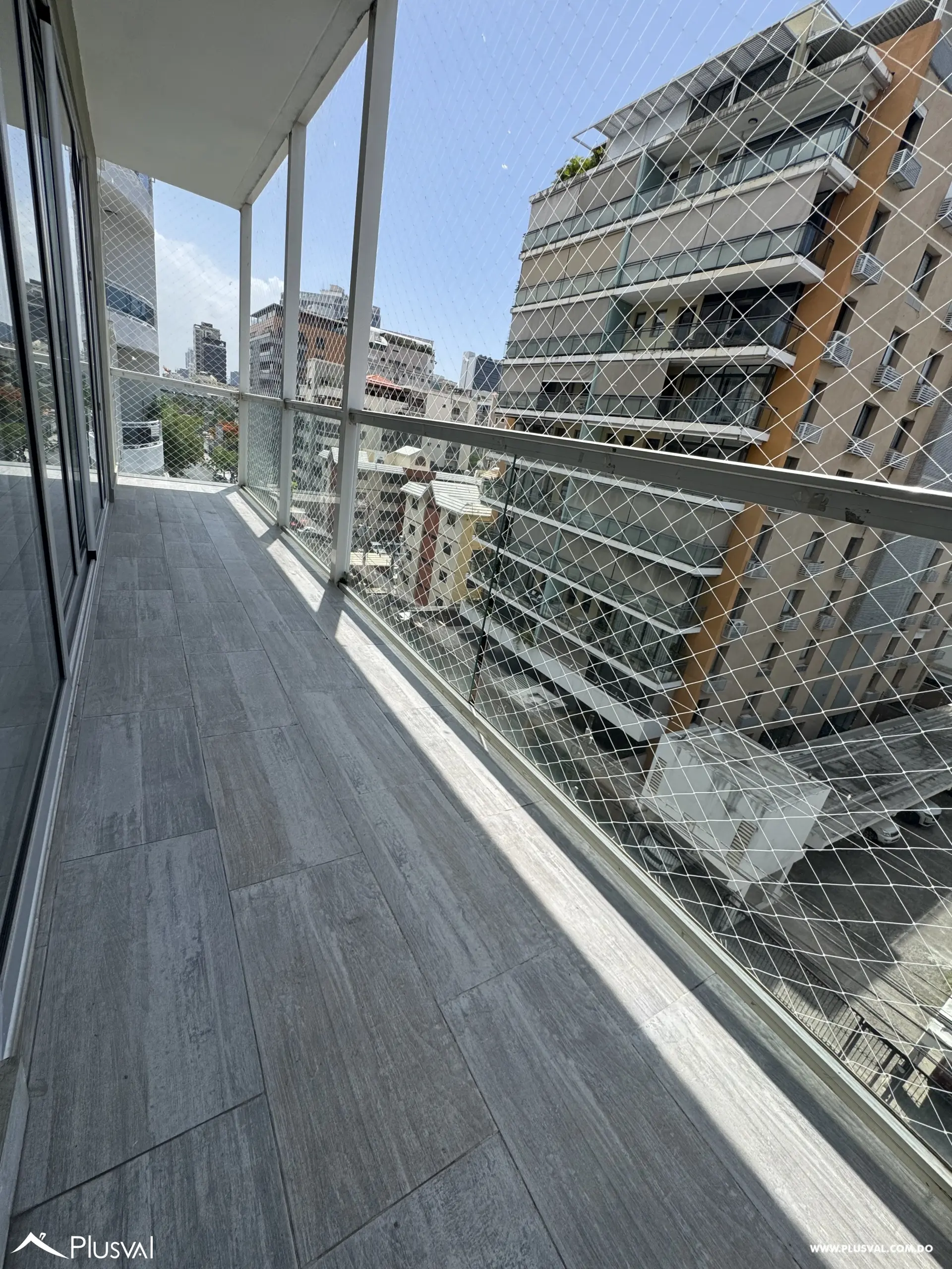 Alquiler apartamento de 3 habitaciones en Evaristo Morales. 518467