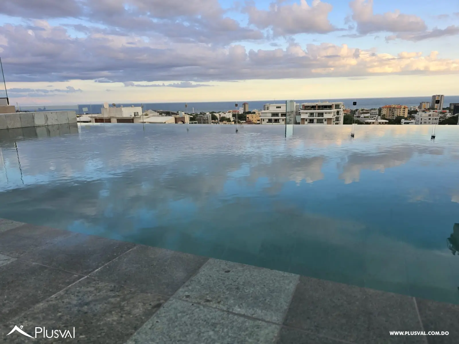 Alquiler de apartamento en torre de lujo en Gazcue 482287