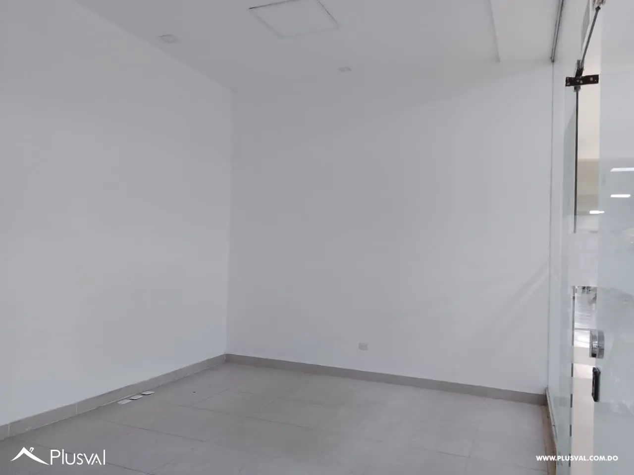 SE RENTA LOCAL COMERCIAL EN BELLA TERRA MALL 479170