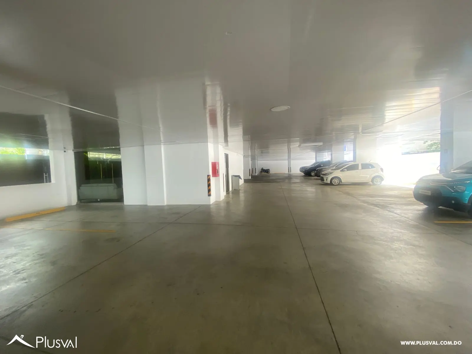 Amplio apartamento para alquiler en Evaristo Morales. 472746