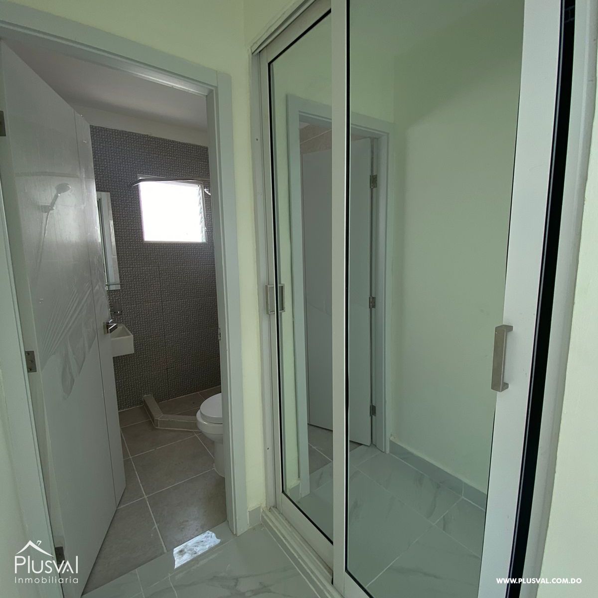 Apartamento listo en residencial Las Cayenas 340000