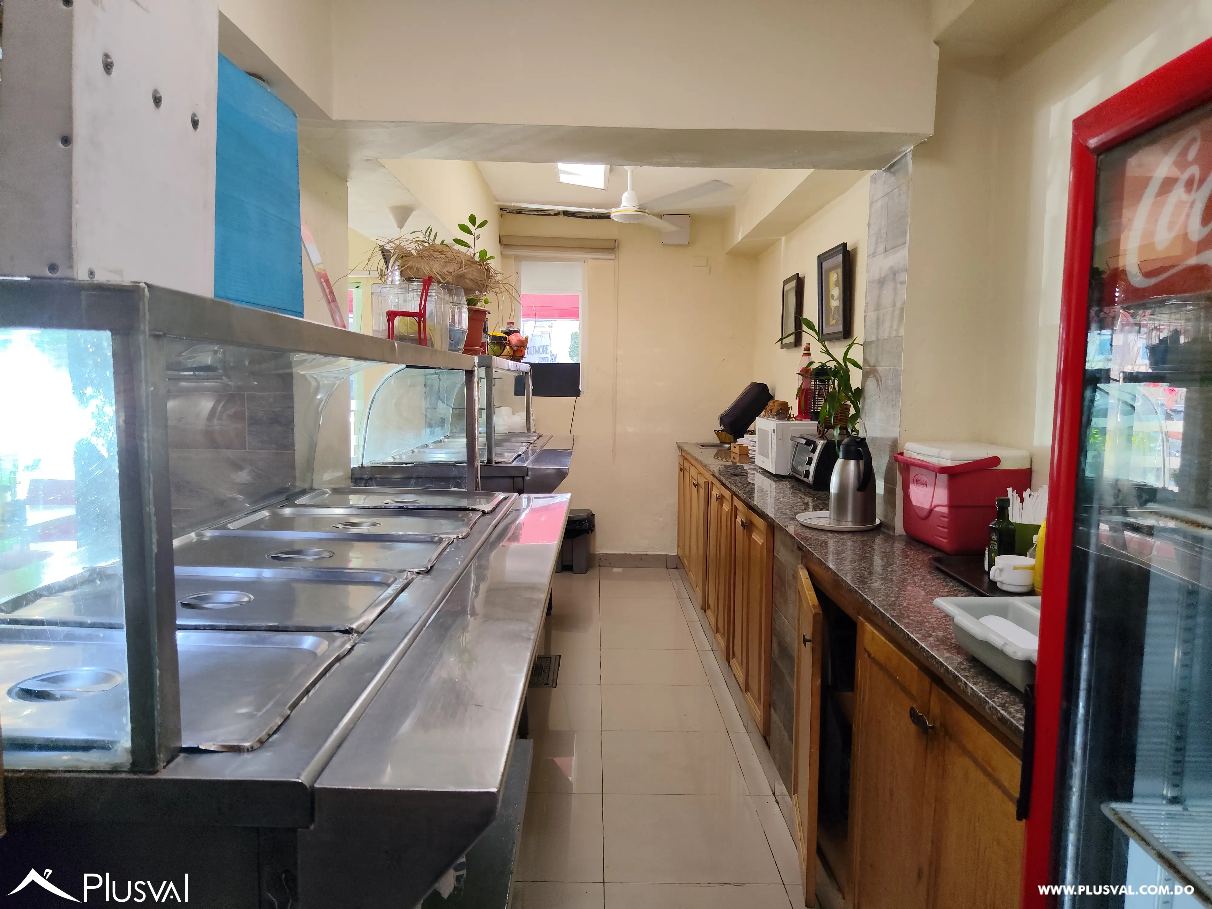 Se vende Restaurante de comida variada, completo en Paraiso con mas de 15 años en el mercado 520878
