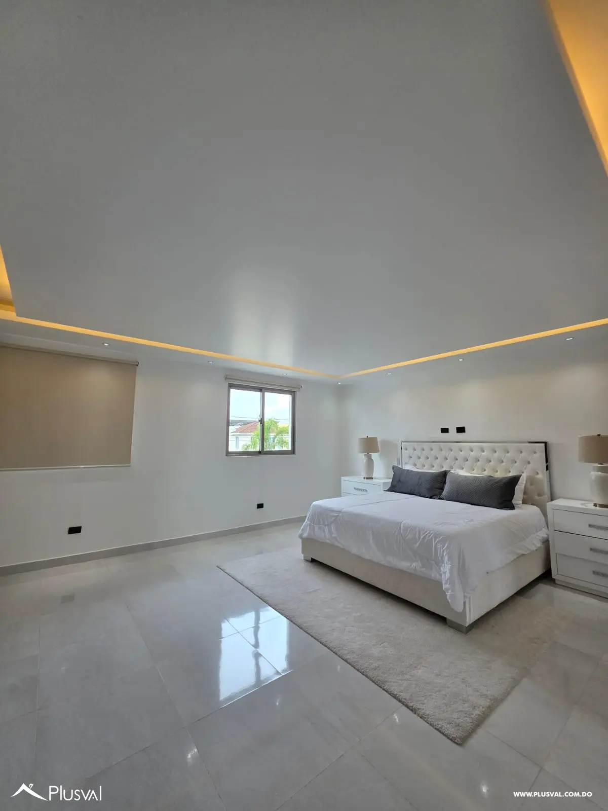 Vivienda de 2 niveles en Proyecto seguro de Santiago. 459883
