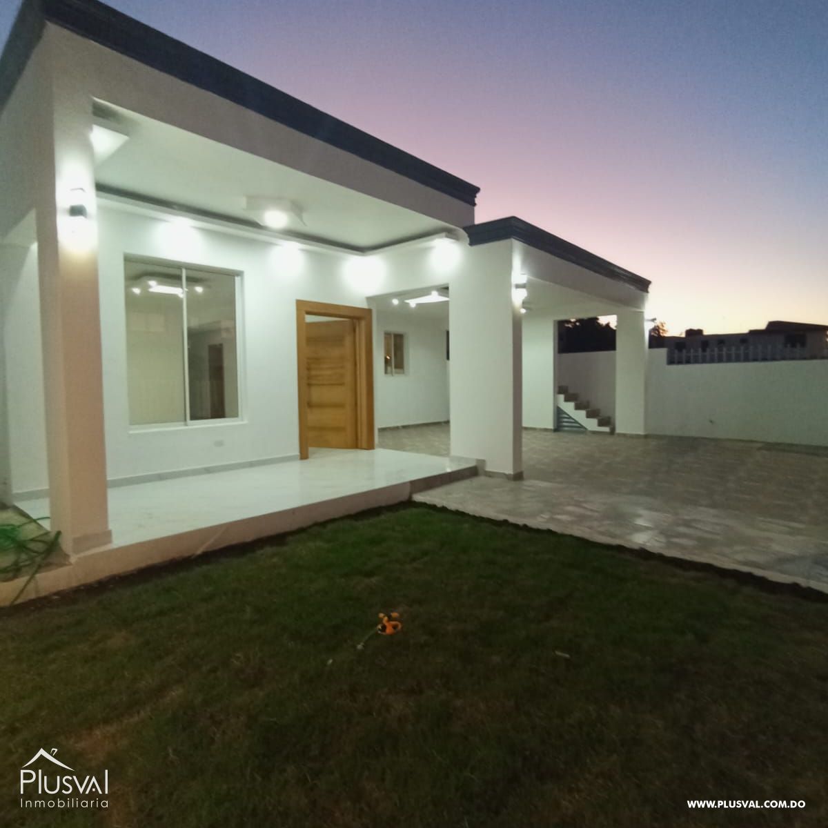 Hermosa Casa en proyecto Cerrado con fachada Moderna y amplios espacios 419367