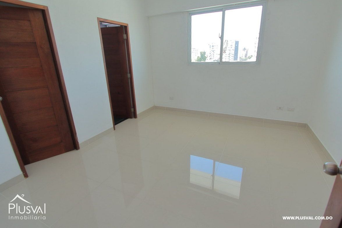 Alquiler Apartamento 1 Habitación + Estudio en Evaristo Morales 135258