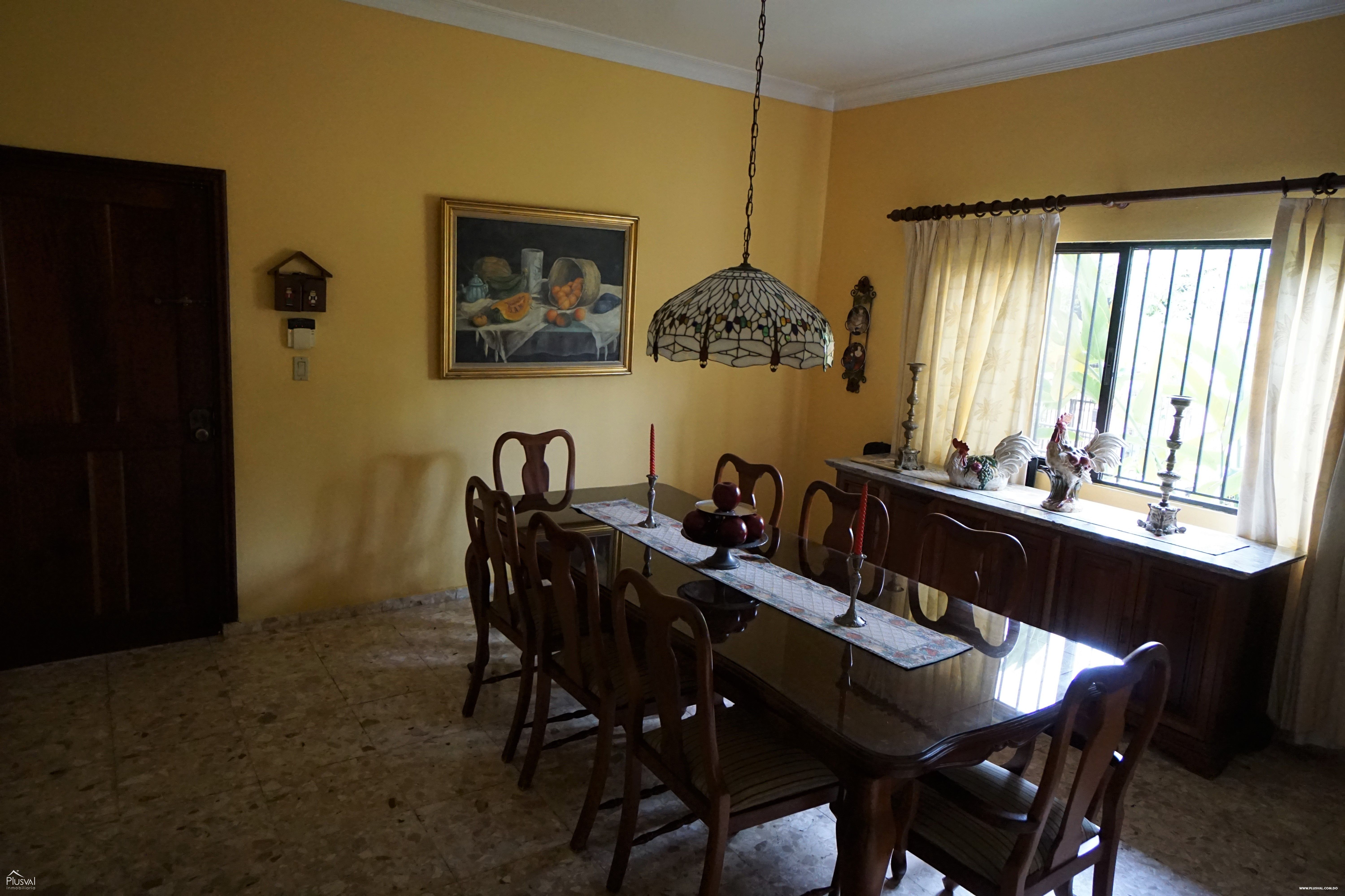 Amplia casa en venta, en Arroyo Hondo 146232