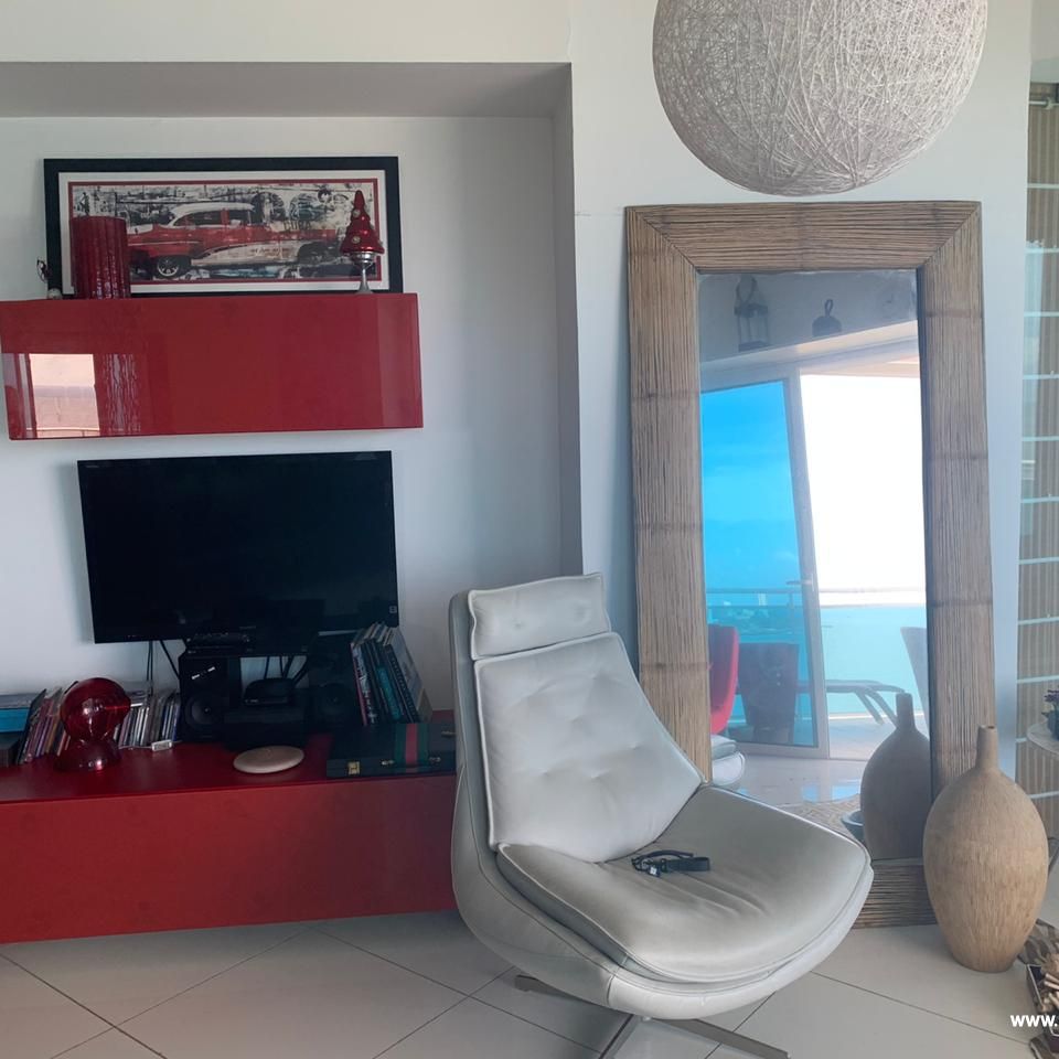 Hermoso apartamento en venta amueblado en el Malecón 455975