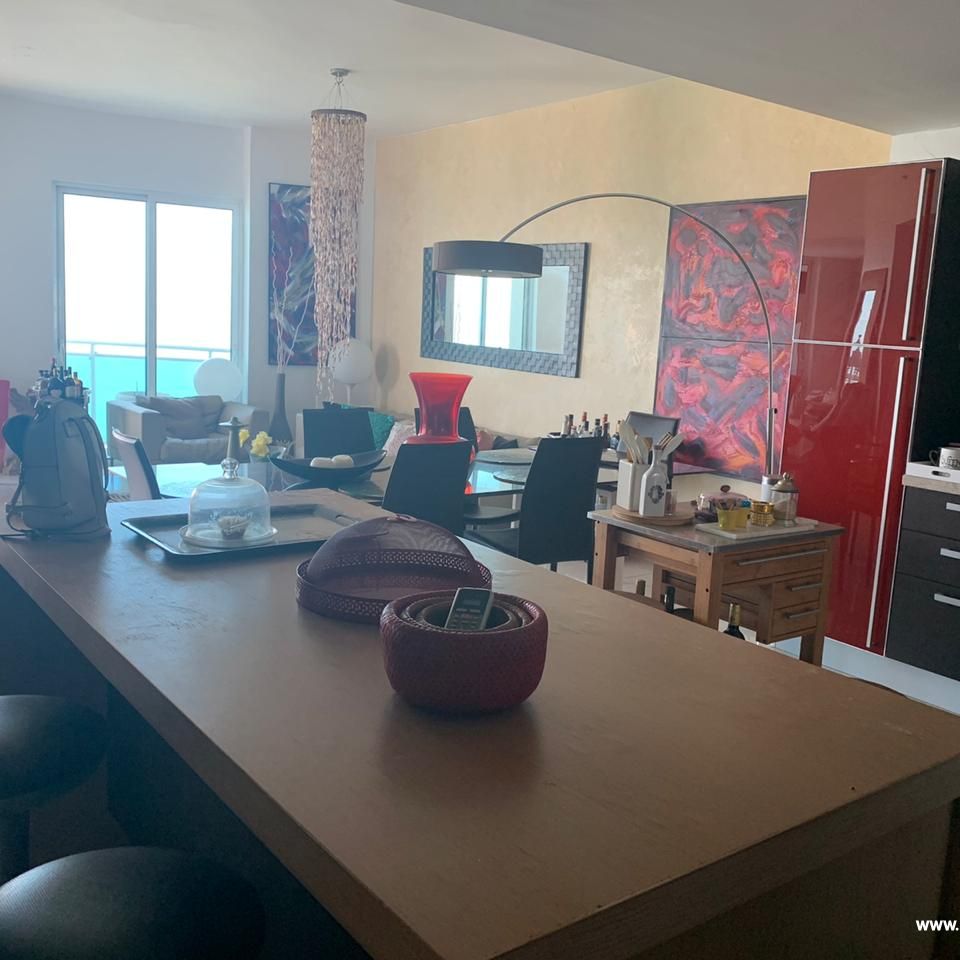Hermoso apartamento en venta amueblado en el Malecón 455976