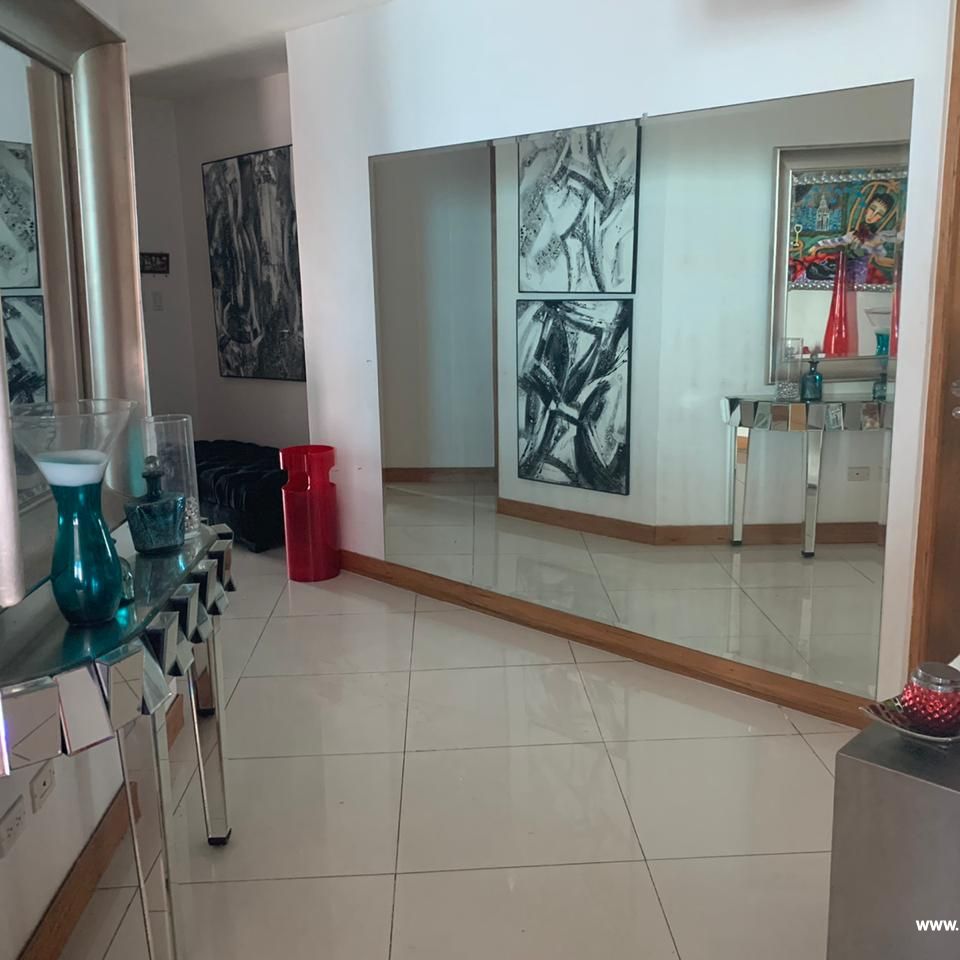 Hermoso apartamento en venta amueblado en el Malecón 455977