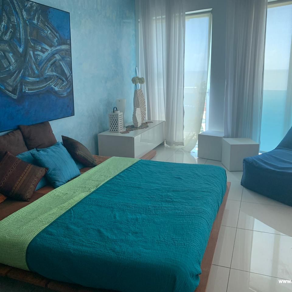 Hermoso apartamento en venta amueblado en el Malecón 455985