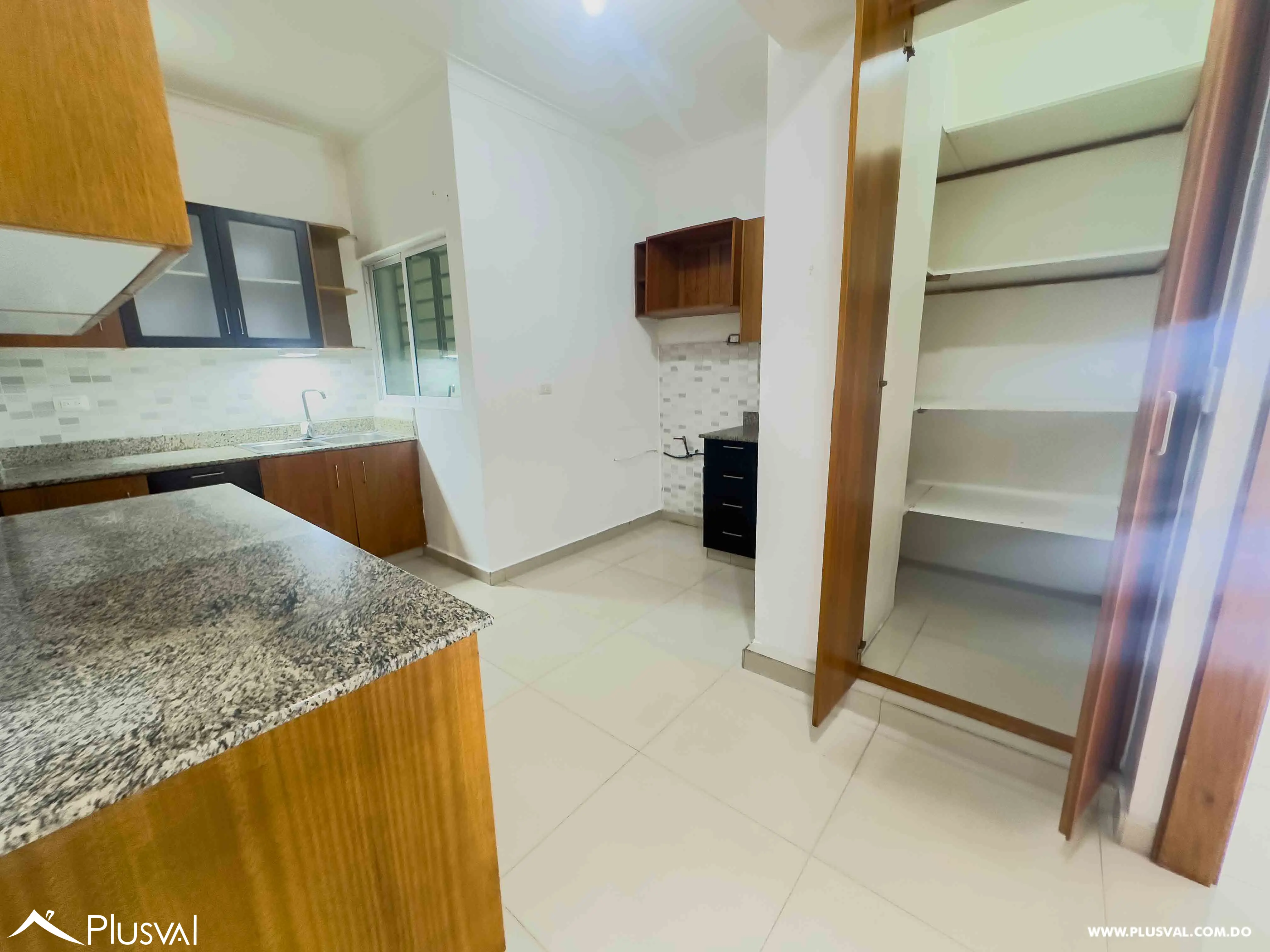 Comodo Apartamento en venta en Renacimiento 518754