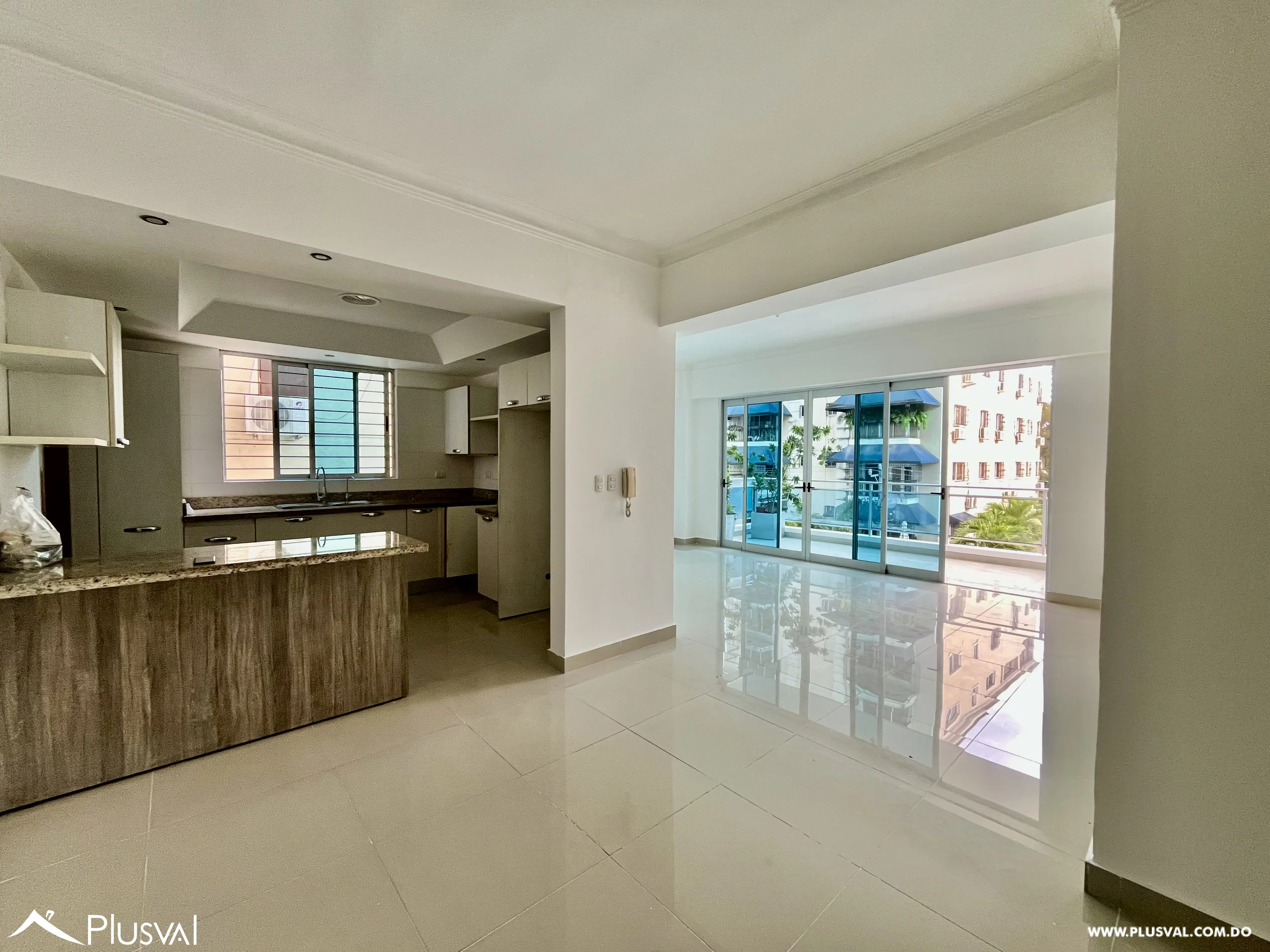 Se vende amplio apartamento con balcon tipo terraza 492542