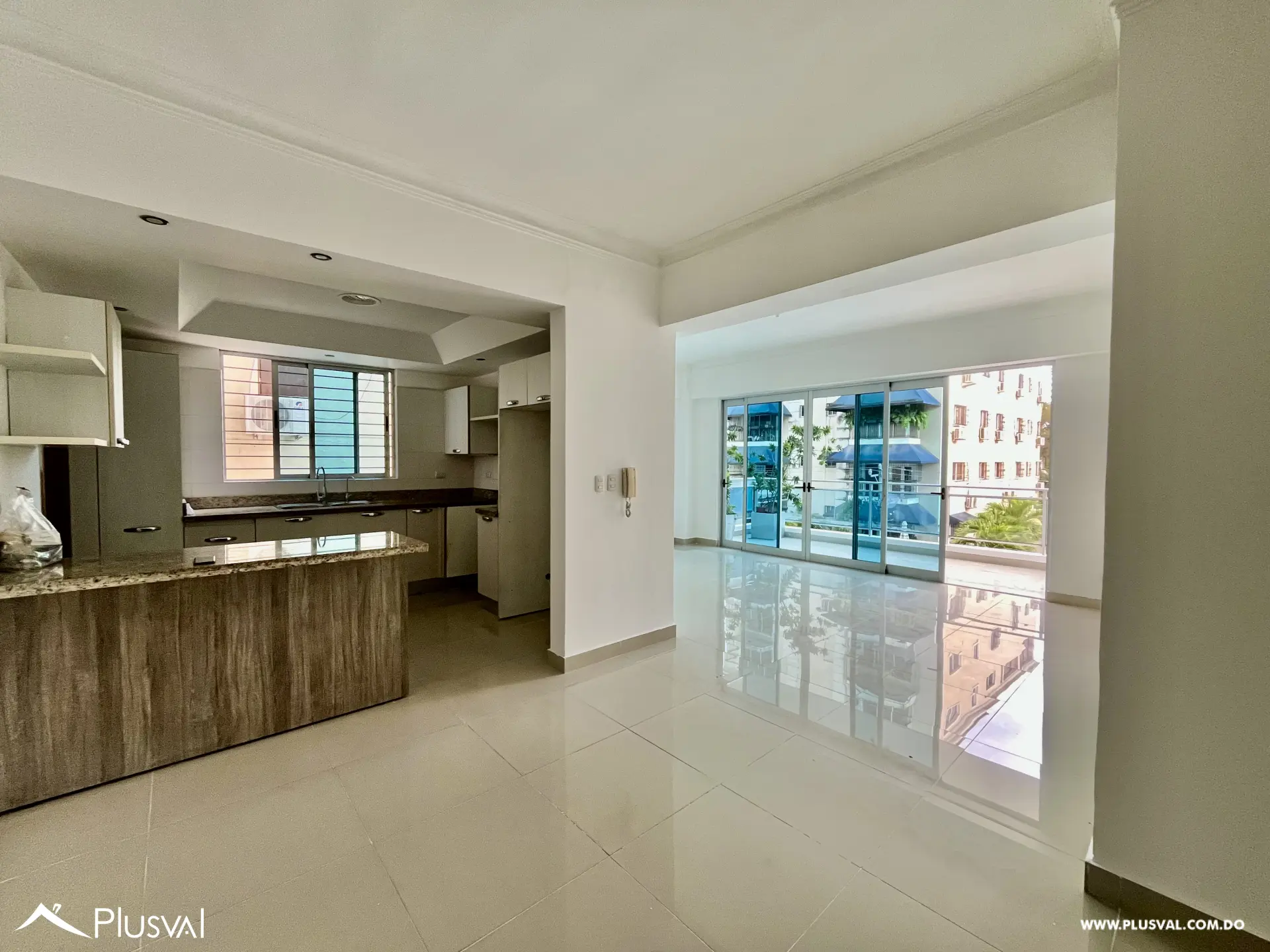 Se vende amplio apartamento con balcon tipo terraza 492542