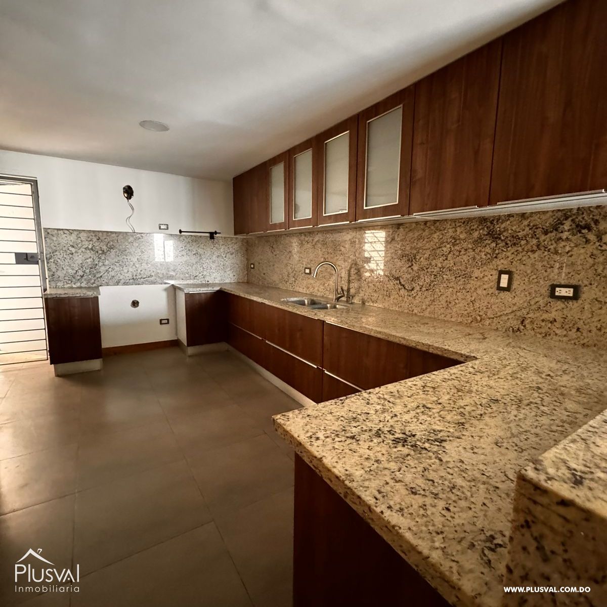 Amplio apartamento en Venta con Vista al mar y areas sociales 438808