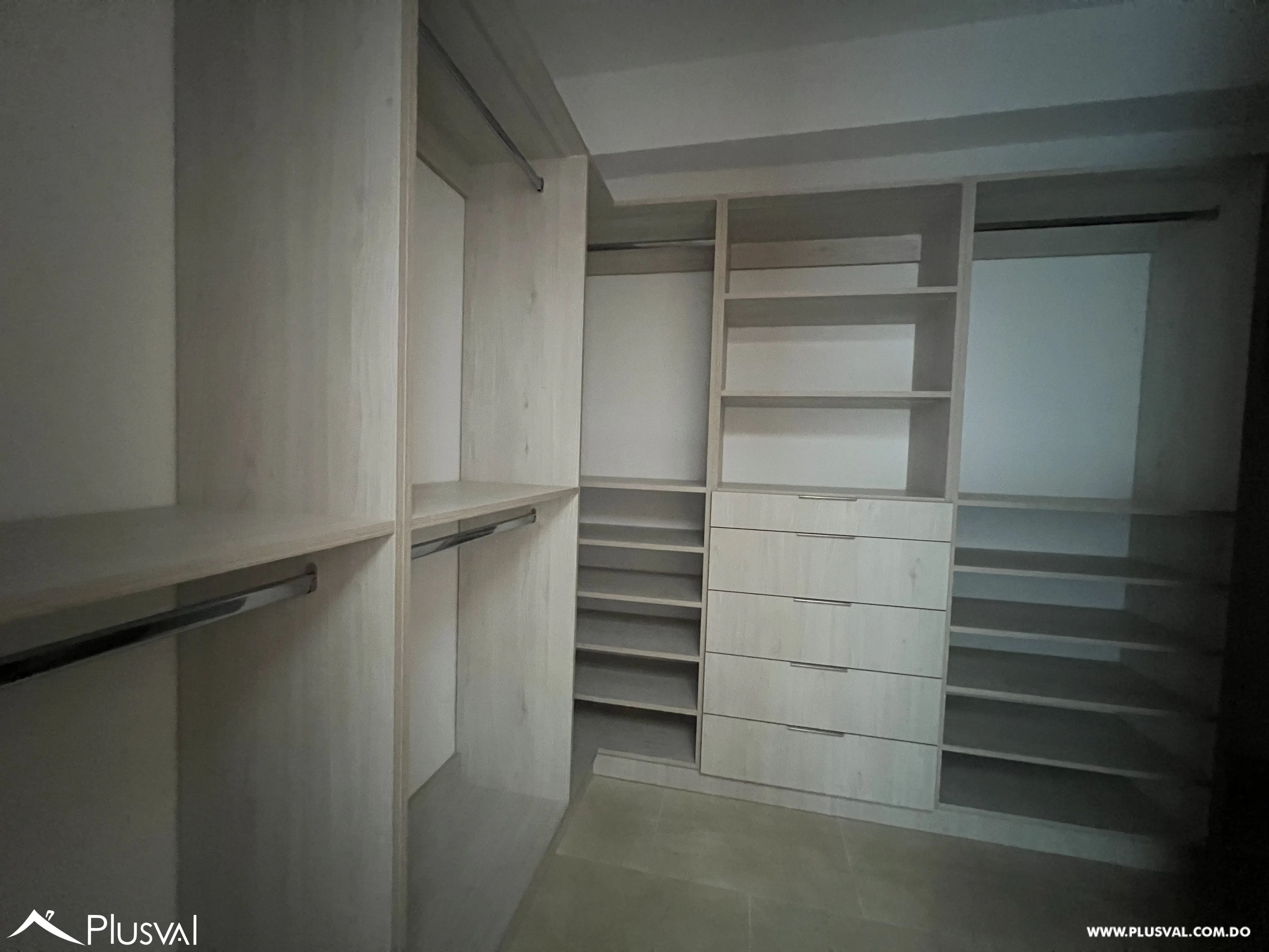 Exclusivo apartamento en alquiler en los Cacicazgos 478044