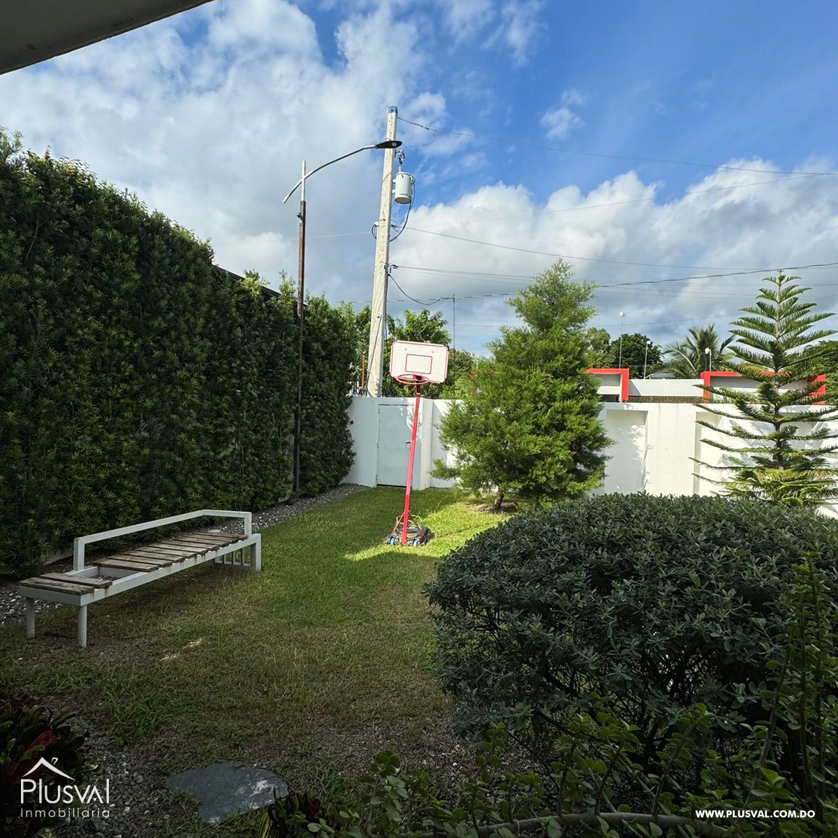 Casa con amplios espacios y moderno diseño en La Vega. 397688