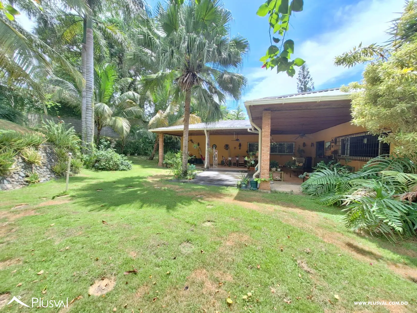 Amplia Casa en venta de 1 nivel + Semisotano en Cuesta Brava 461236