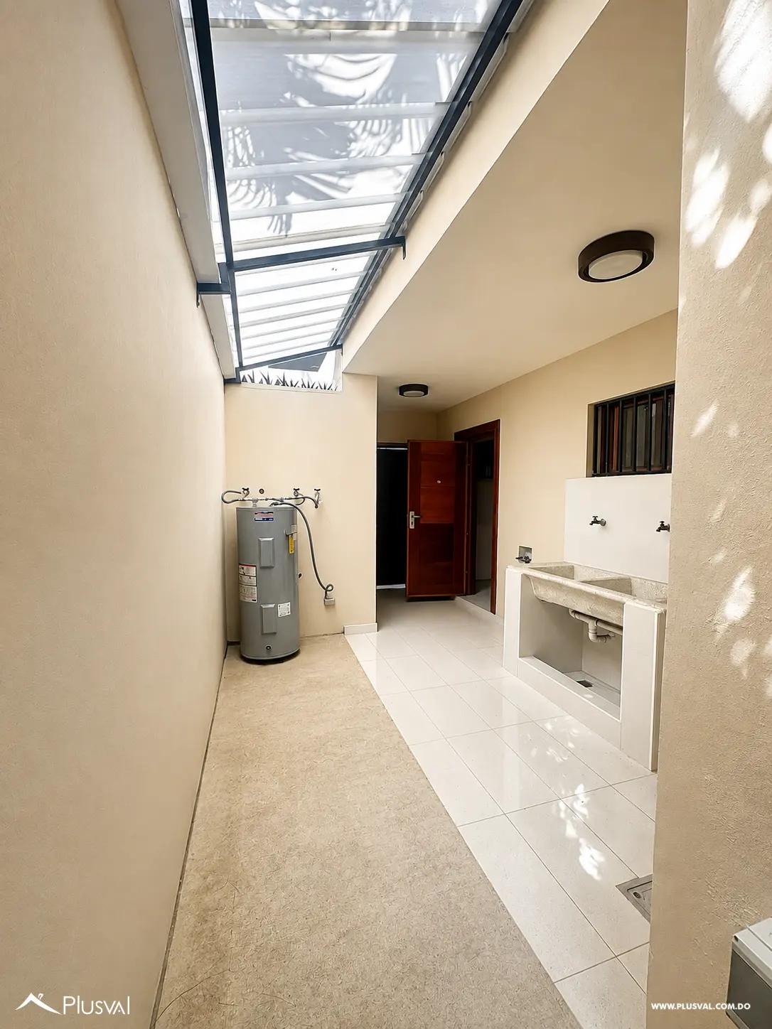 Casa en alquiler en Ensanche Paraíso | Uso residencial o comercial 520040